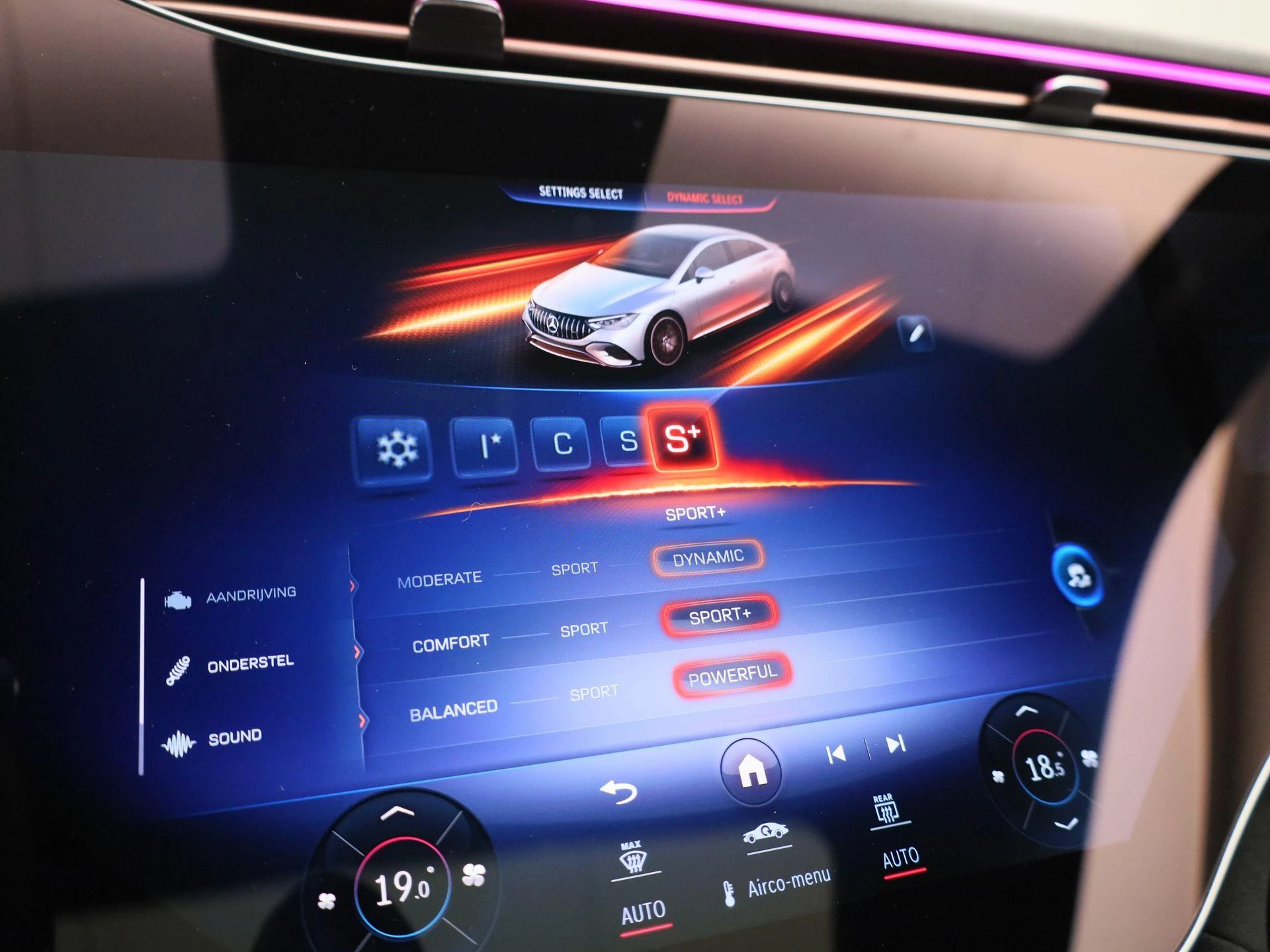 Mercedes-Benz-EQE-image-46