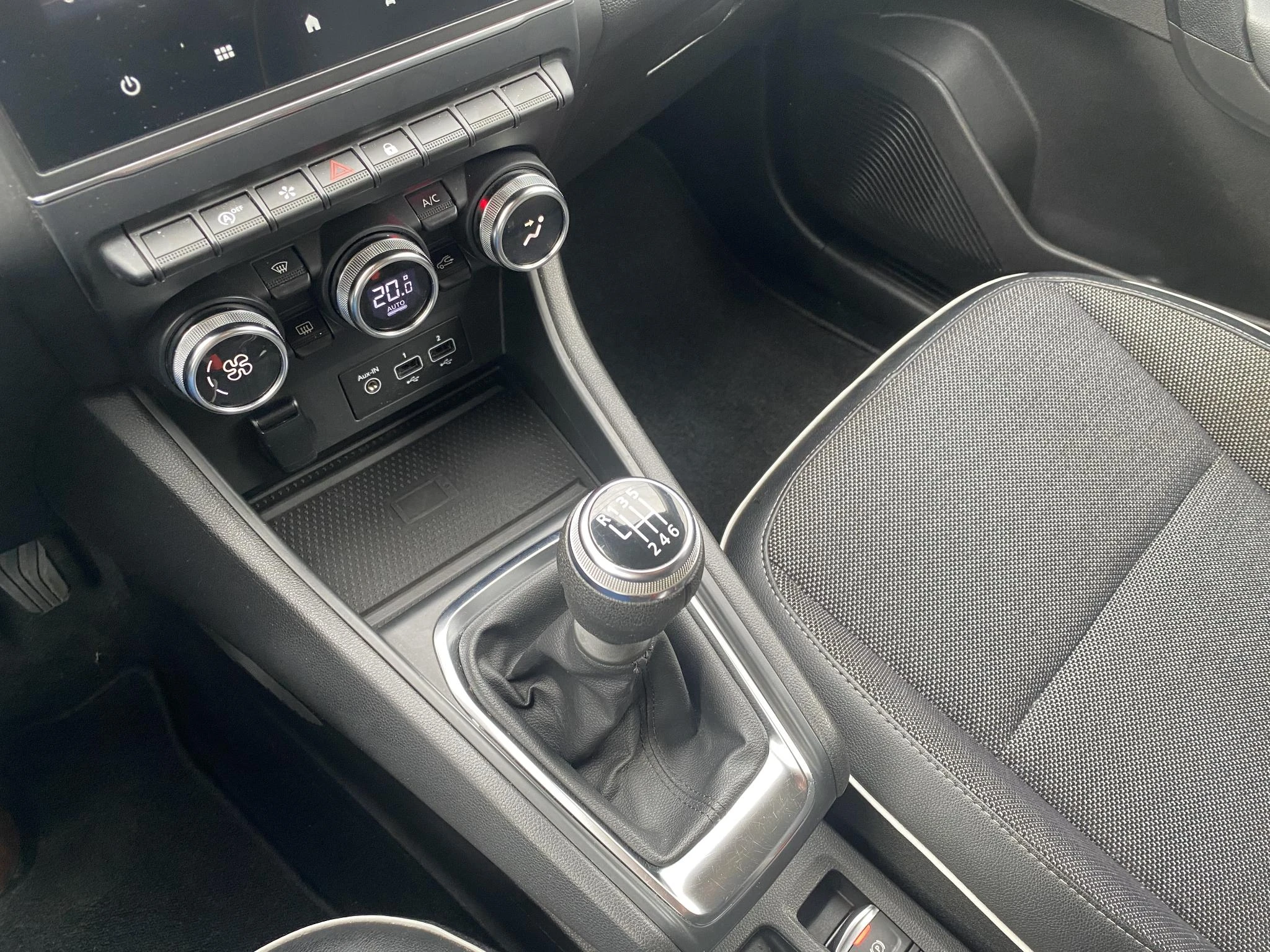 Renault-Captur-image-9
