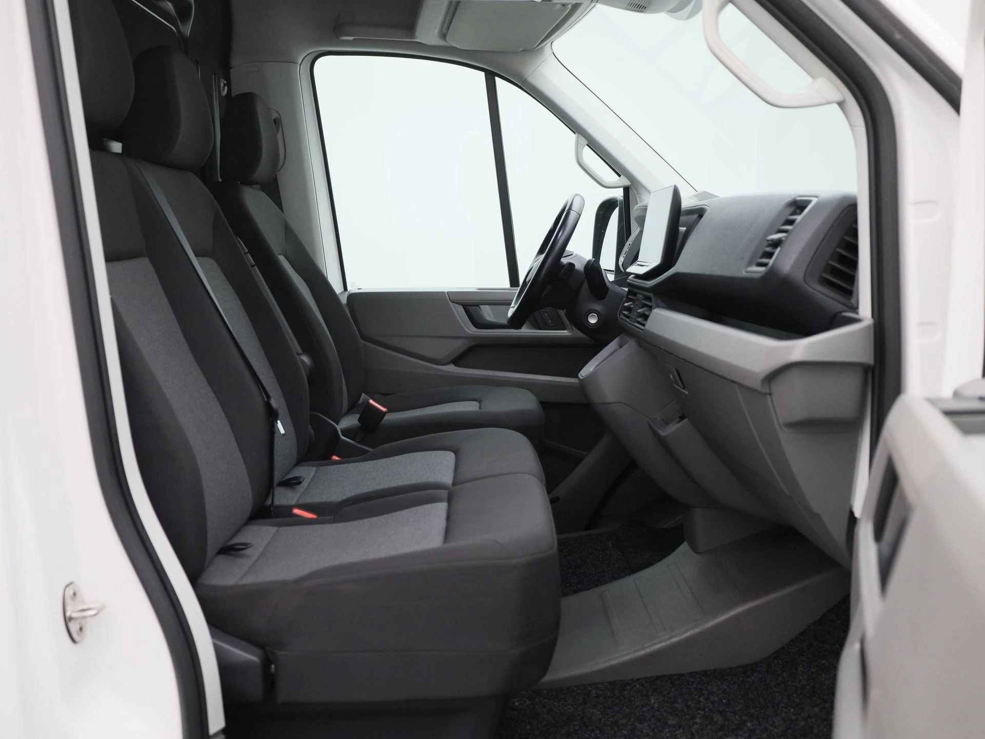 Volkswagen-Crafter-image-11