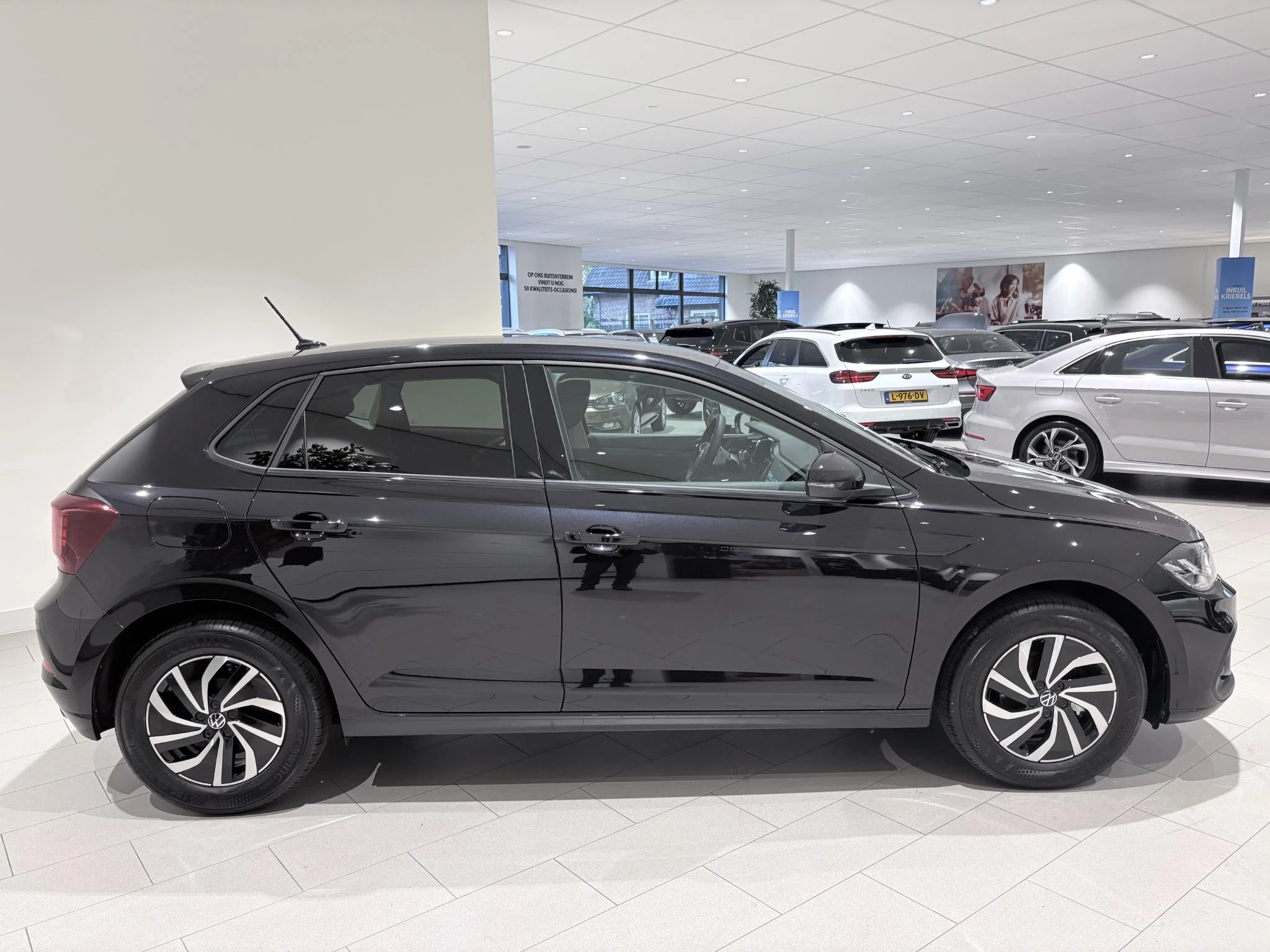 Volkswagen-Polo-image-3