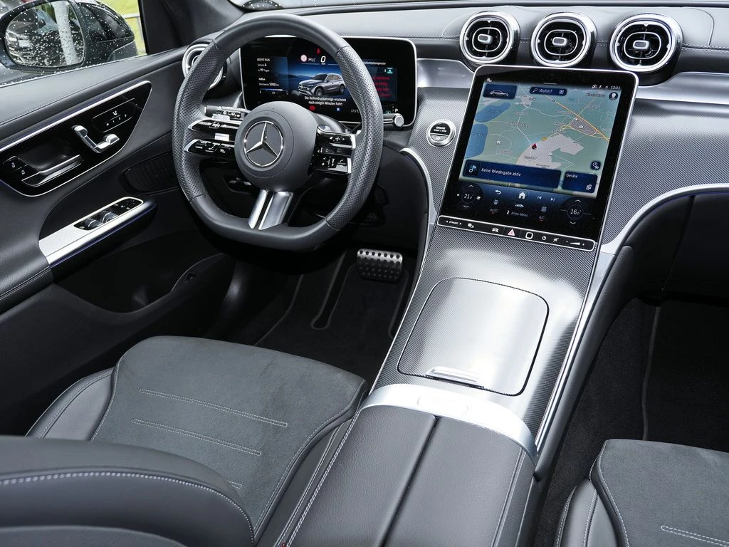 Mercedes-Benz-GLC 220 d-image-9