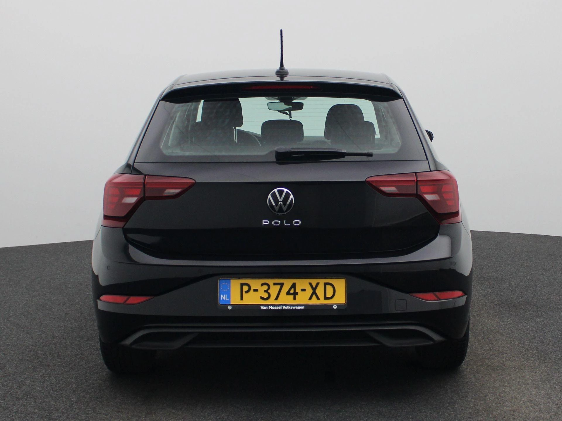 Volkswagen-Polo-image-4