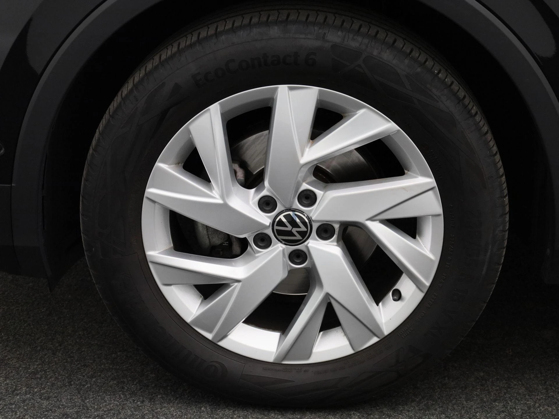 Volkswagen-Tiguan-image-14