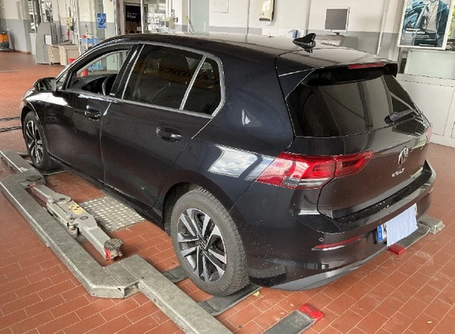 Volkswagen-Golf-image-3
