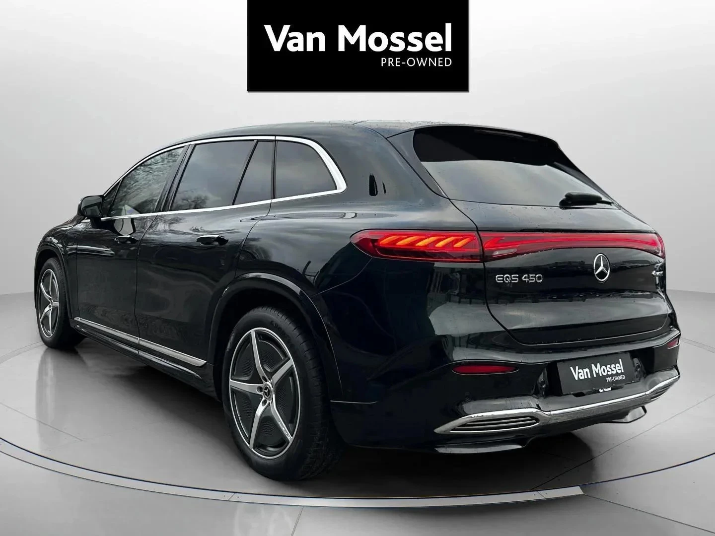 Mercedes-Benz-EQS-image-7