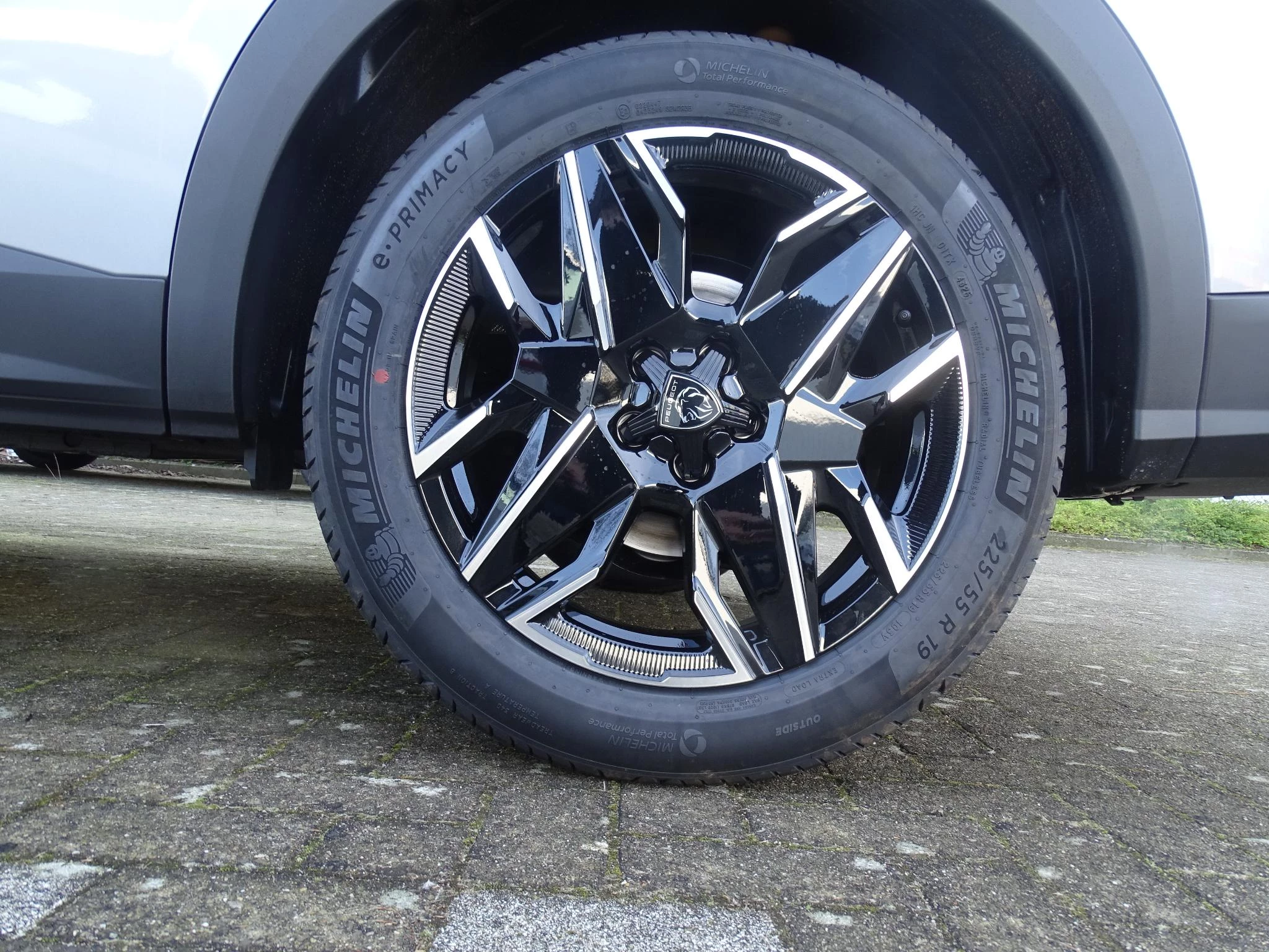 Peugeot 5008 1.2 HYBRID 145 e-DSC6 Allure 7 seats