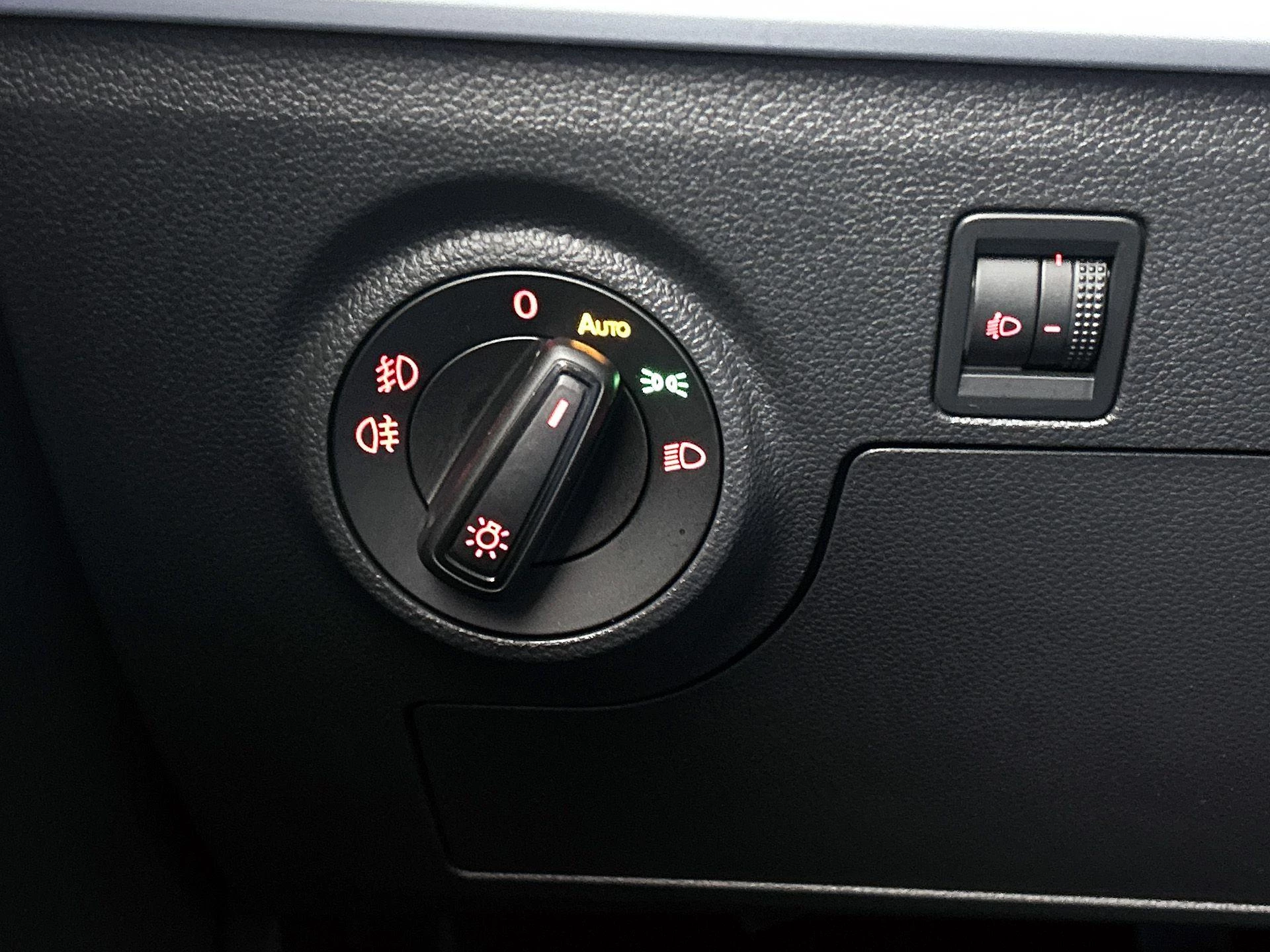 SEAT-Arona-image-20