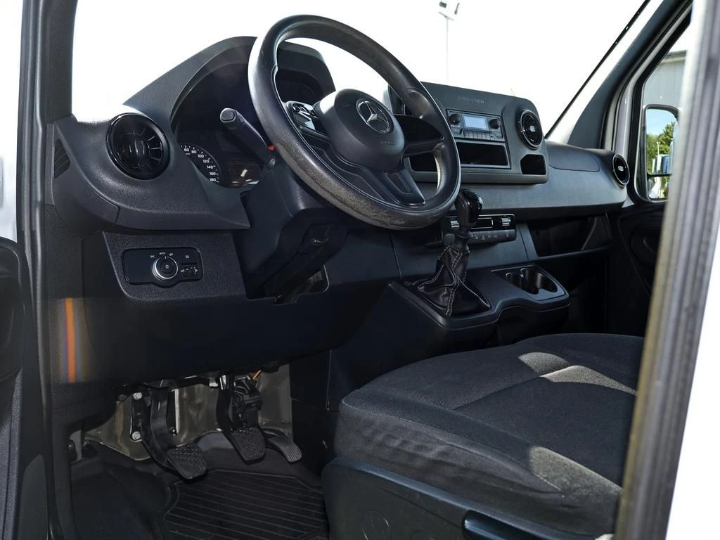 Mercedes-Benz-Sprinter 317-image-7
