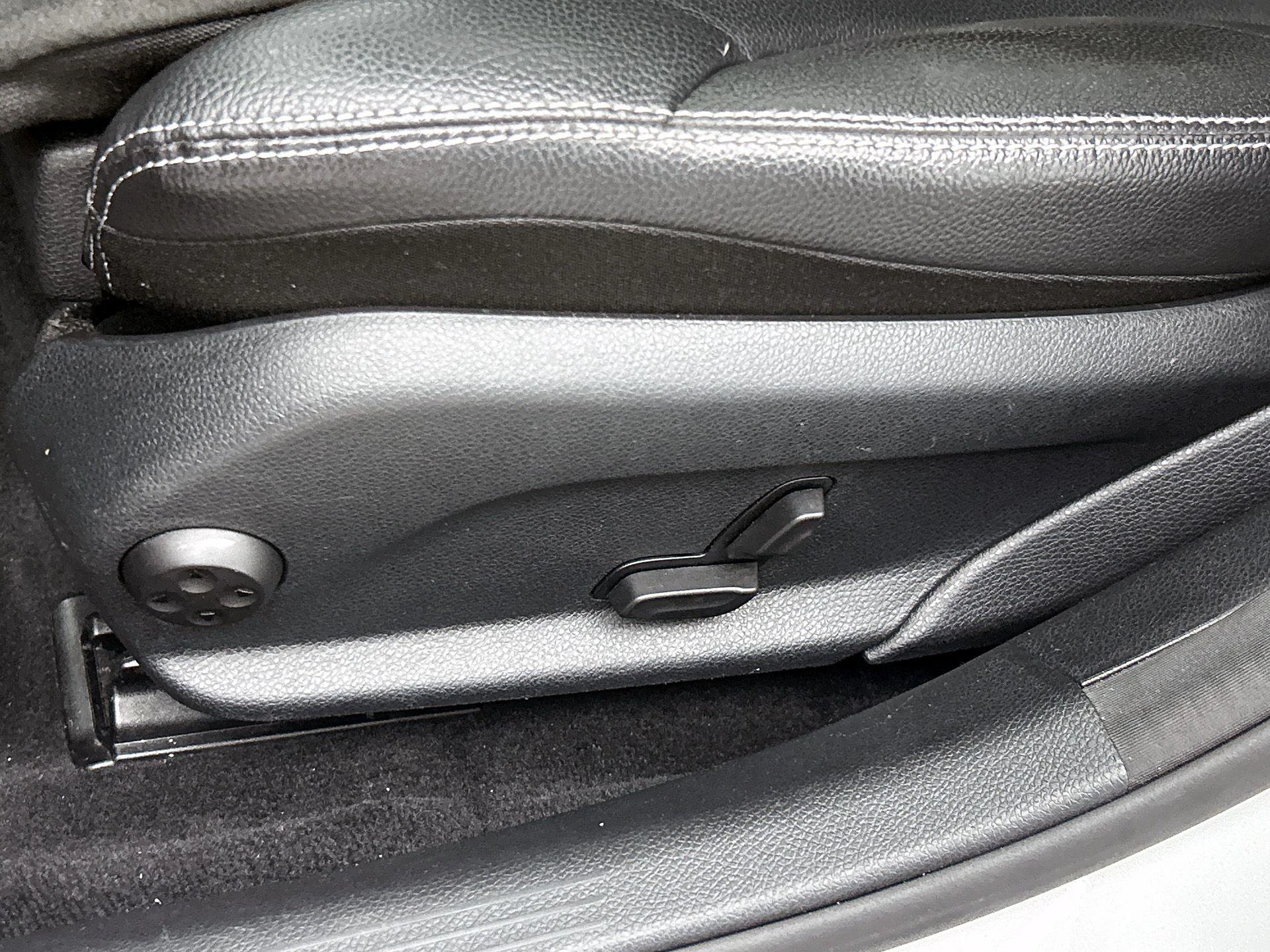 Mercedes-Benz-C-Klasse-image-24