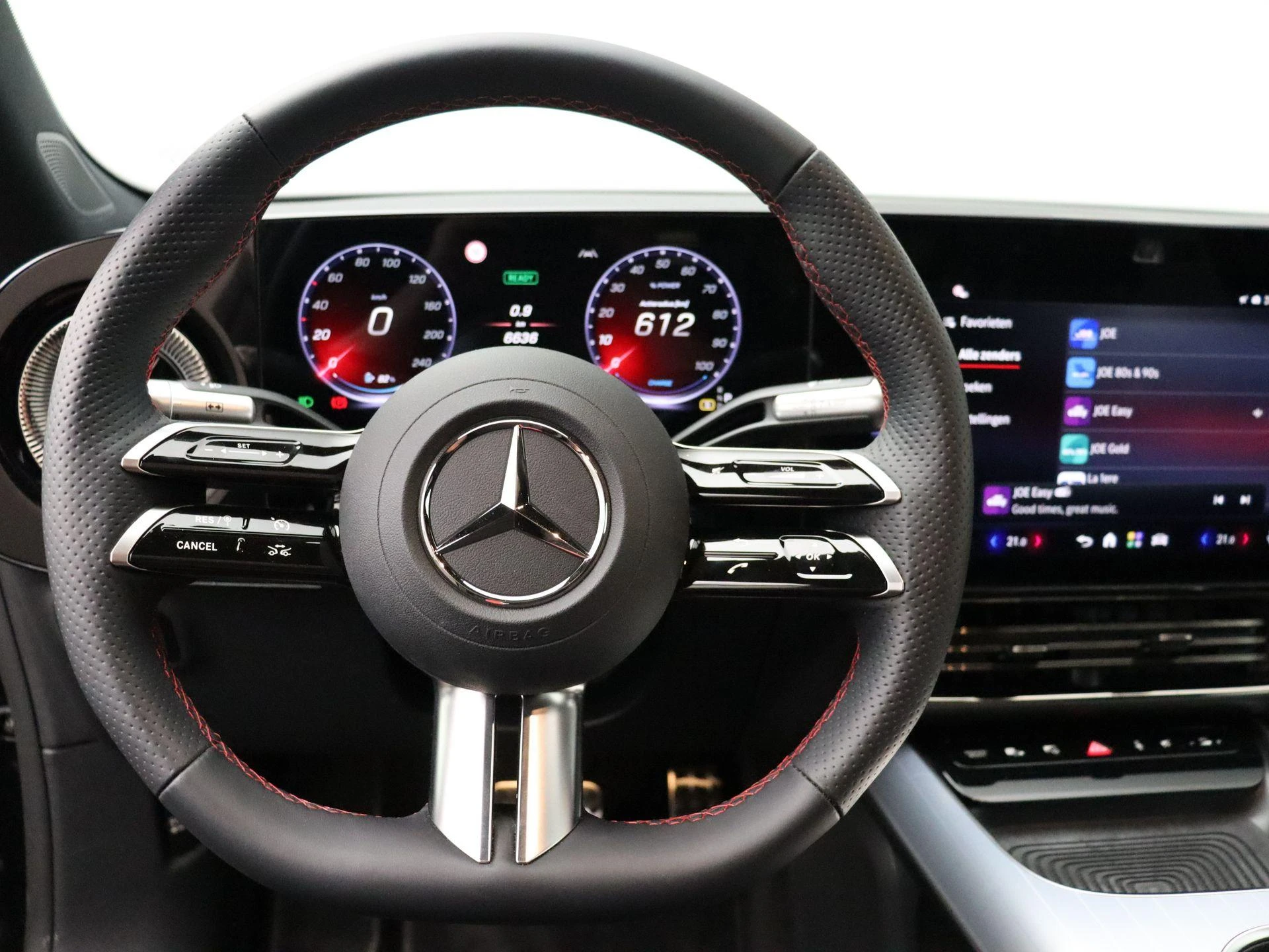 Mercedes-Benz-CLA-image-21