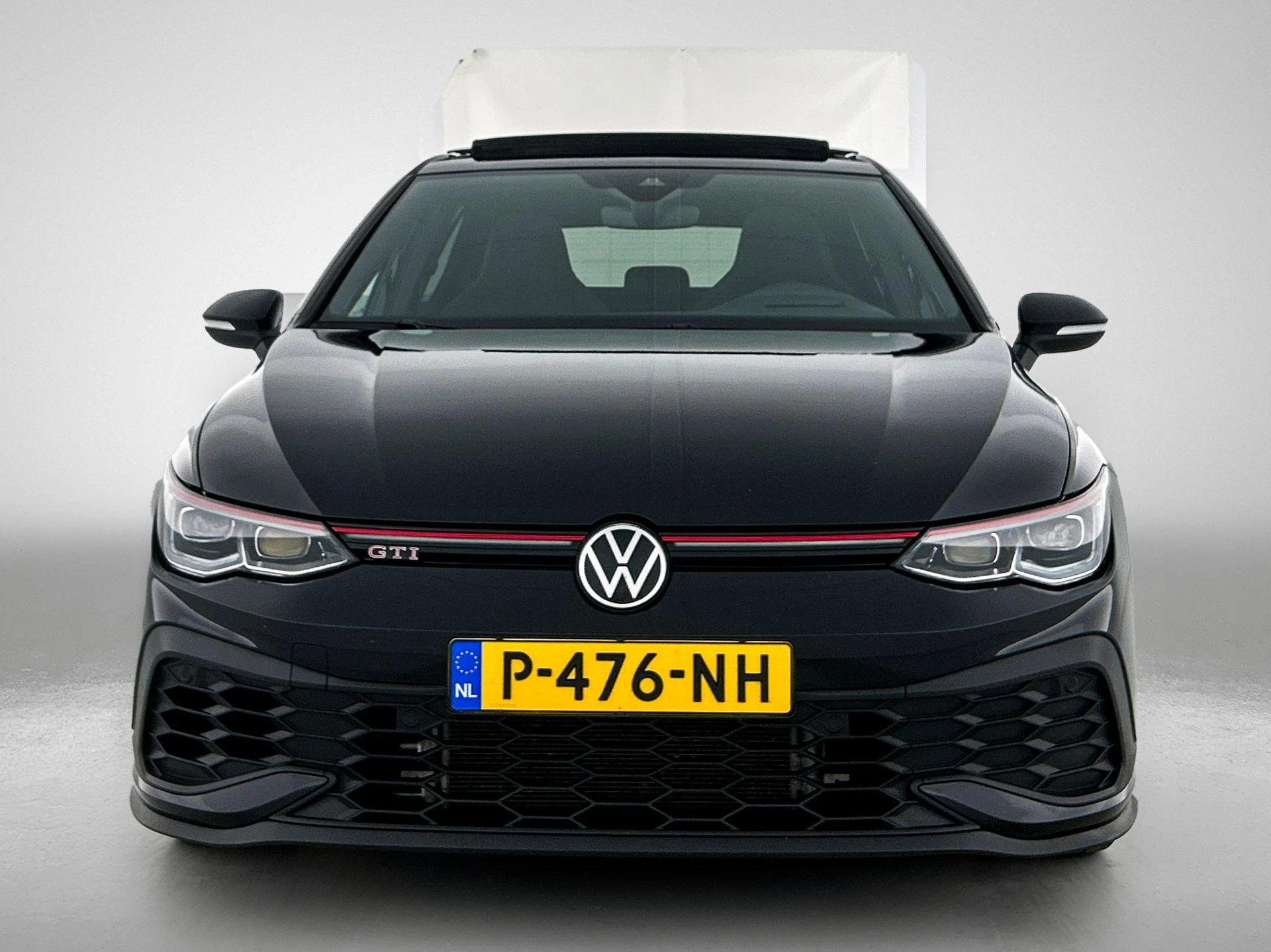 Volkswagen-Golf-image-4
