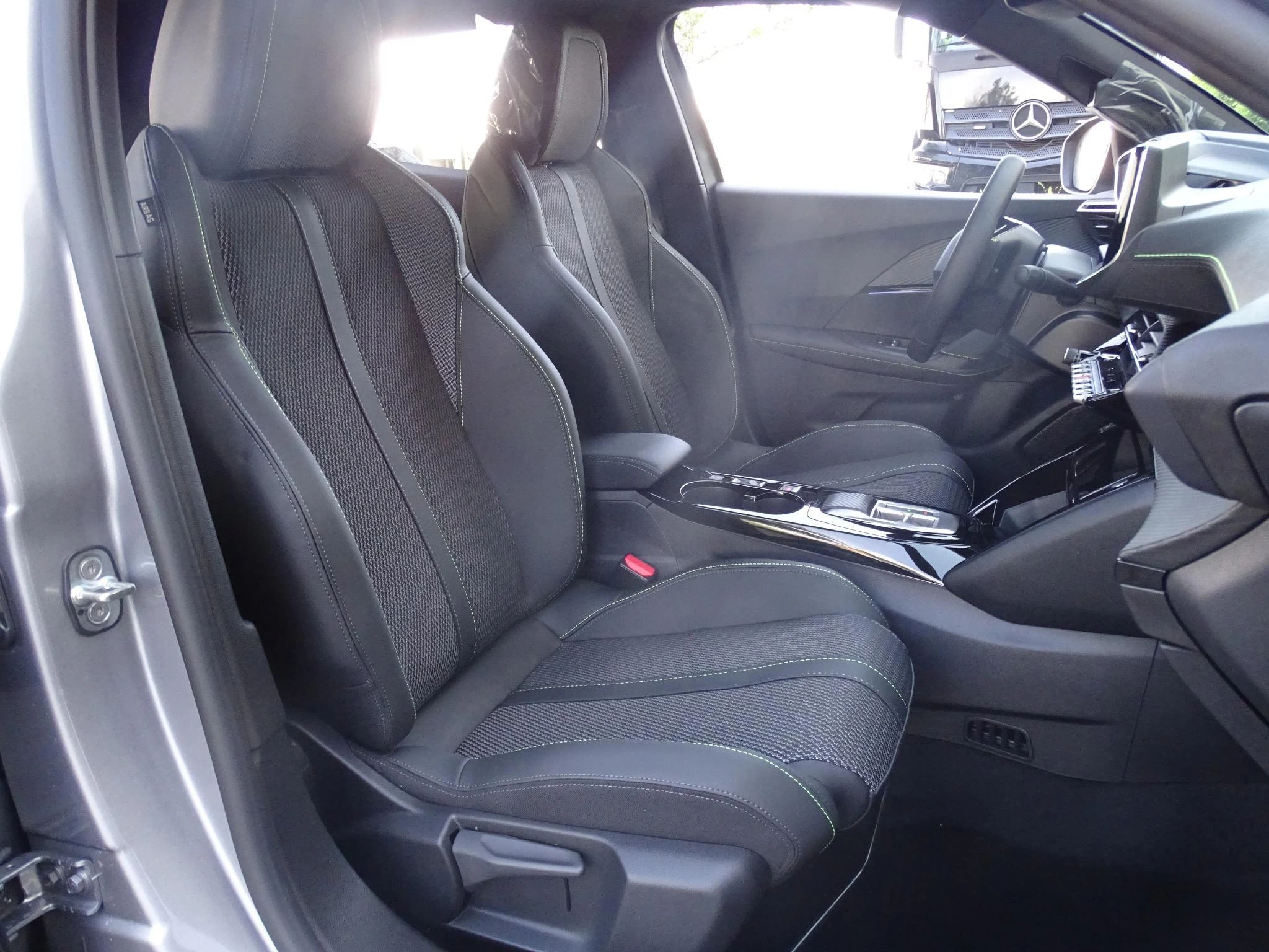 Peugeot-2008-image-11