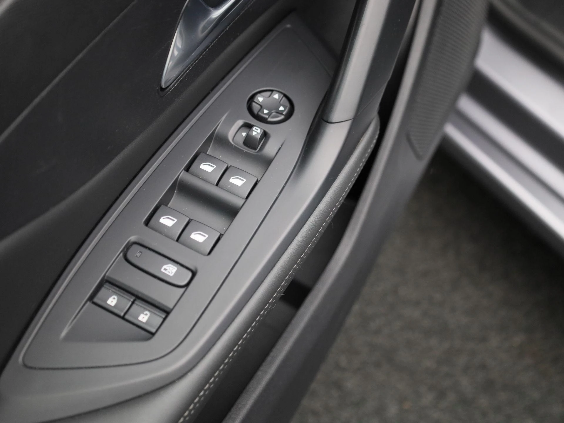 Peugeot-308-image-30