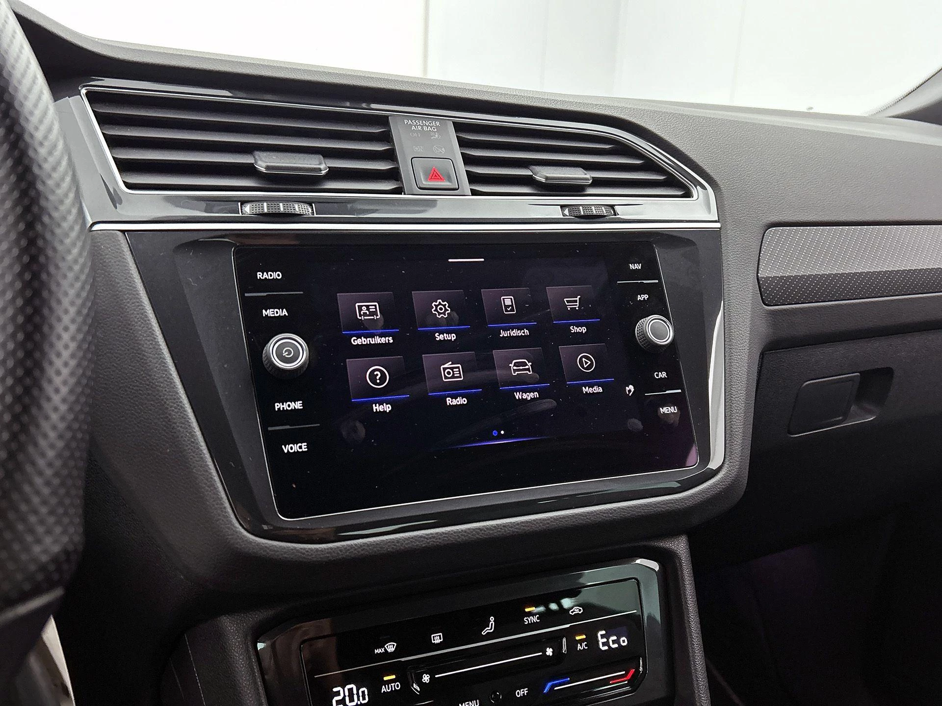 Volkswagen-Tiguan-image-6