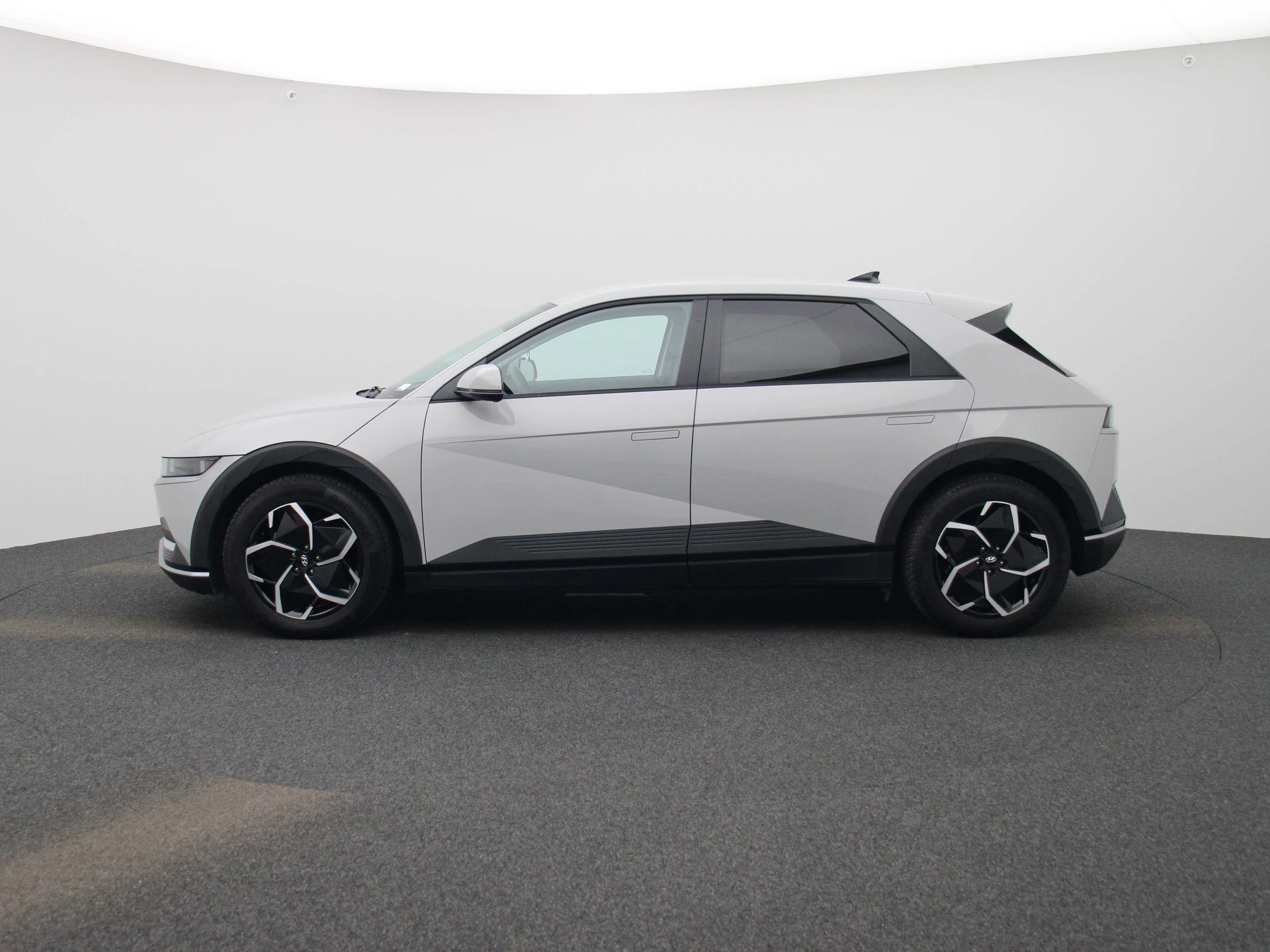 Hyundai-IONIQ 5-image-3