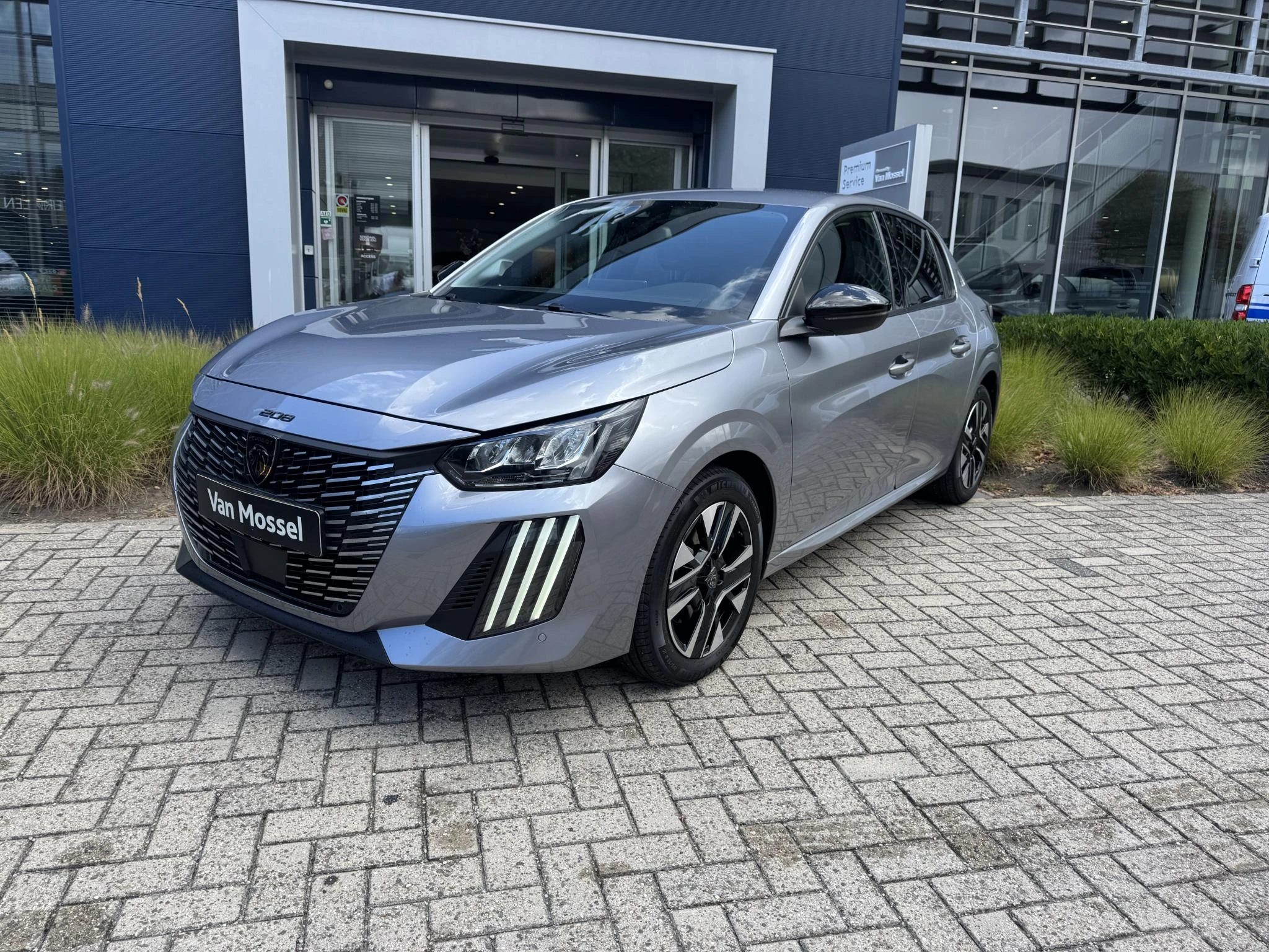 Peugeot-208-image-2