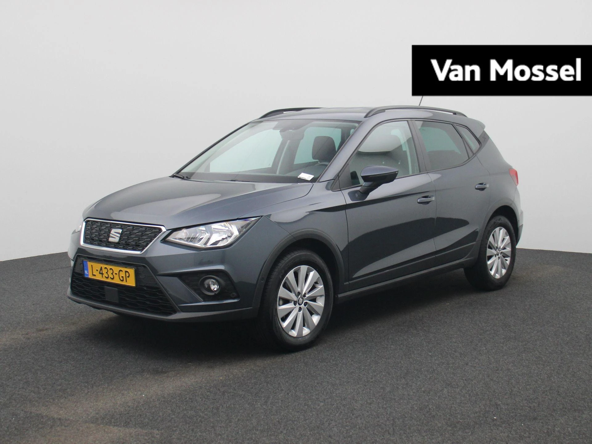 SEAT-Arona-image-0