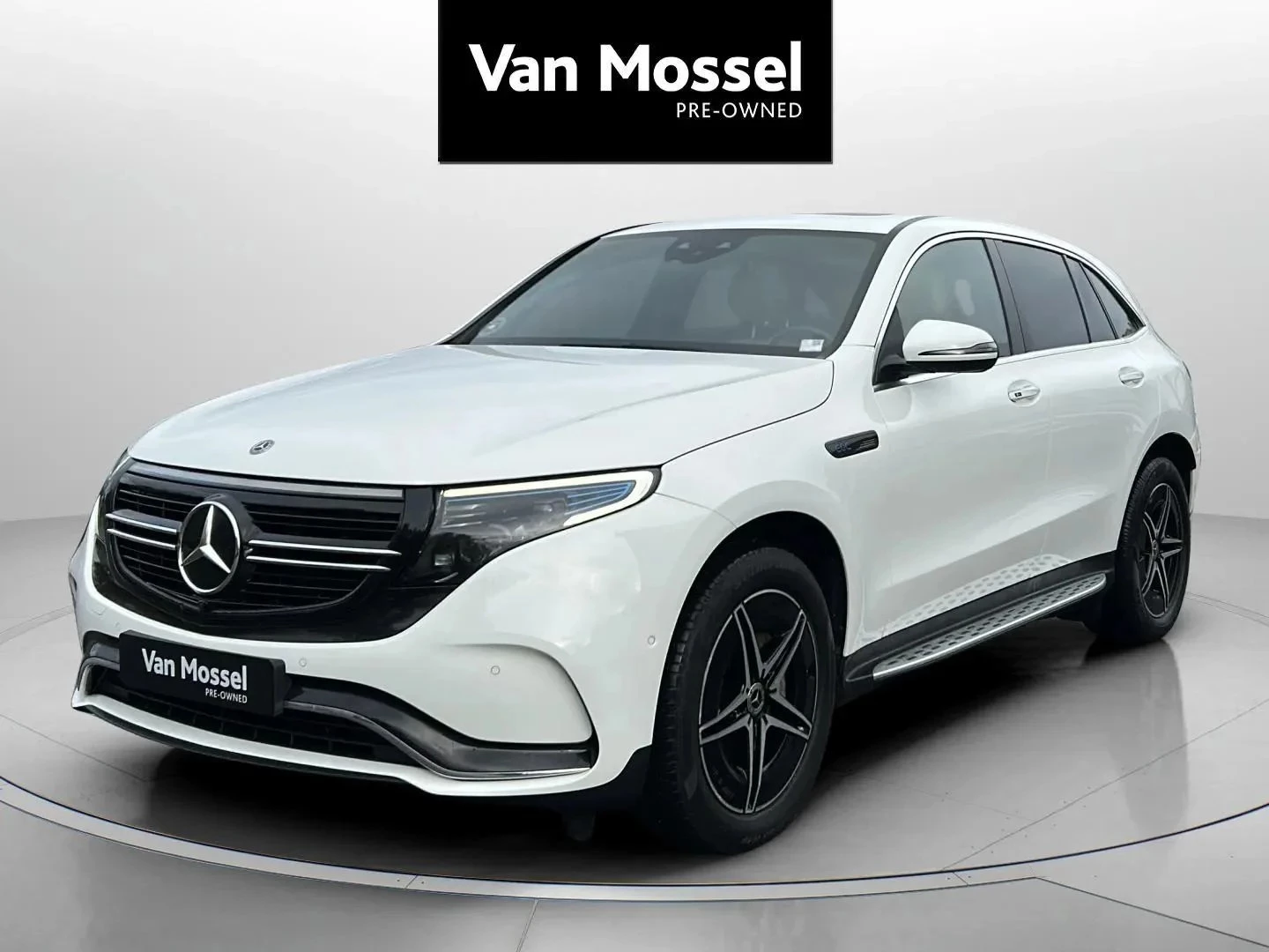 Mercedes-Benz-EQC-image-0