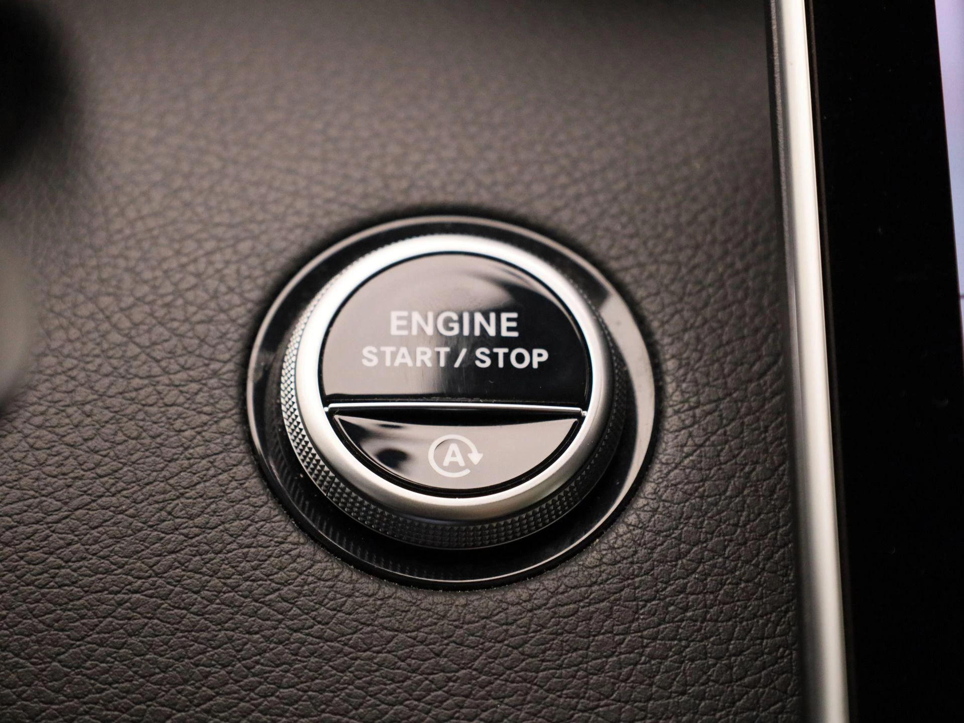 Mercedes-Benz-C-Klasse-image-20