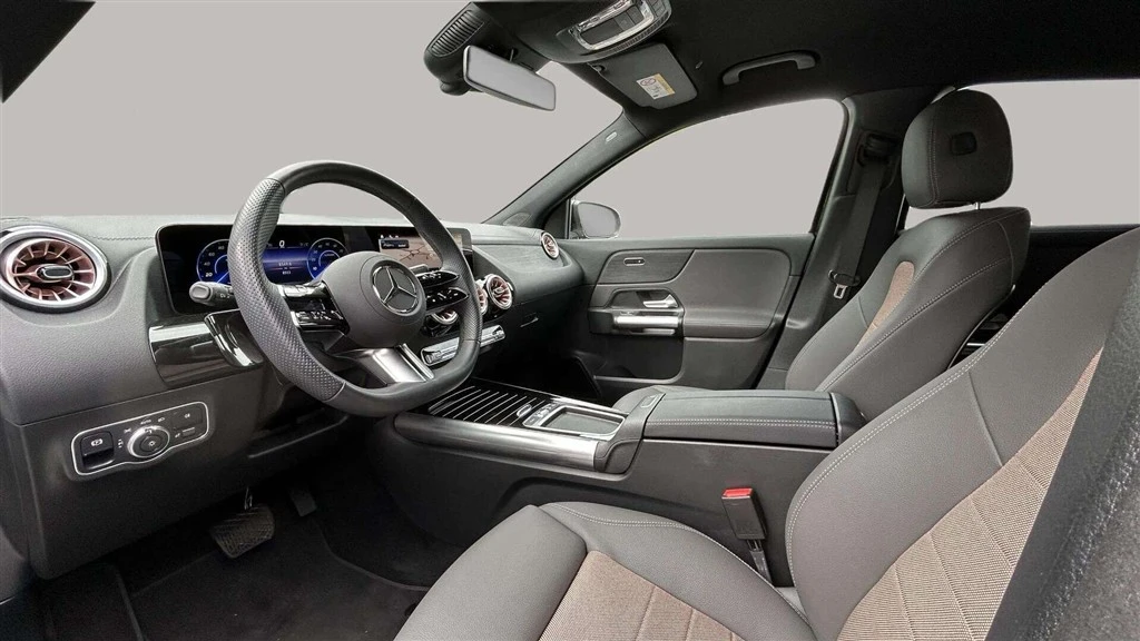 Mercedes-Benz-EQA-image-9