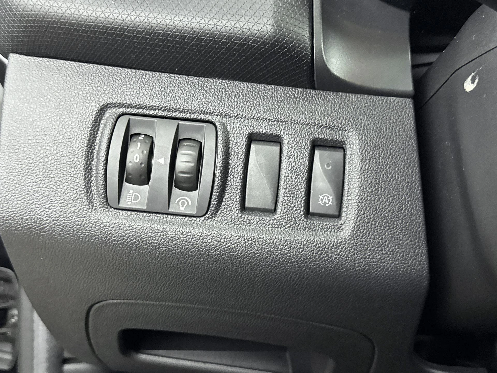 Renault-Clio-image-19