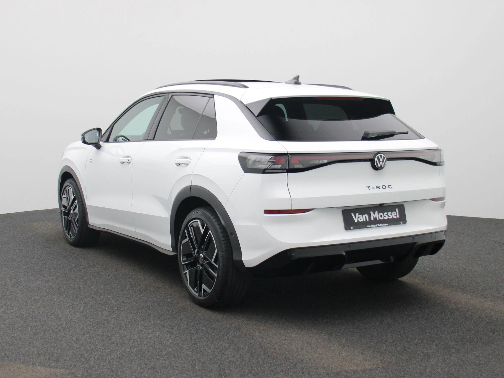 Volkswagen-T-Roc-image-1