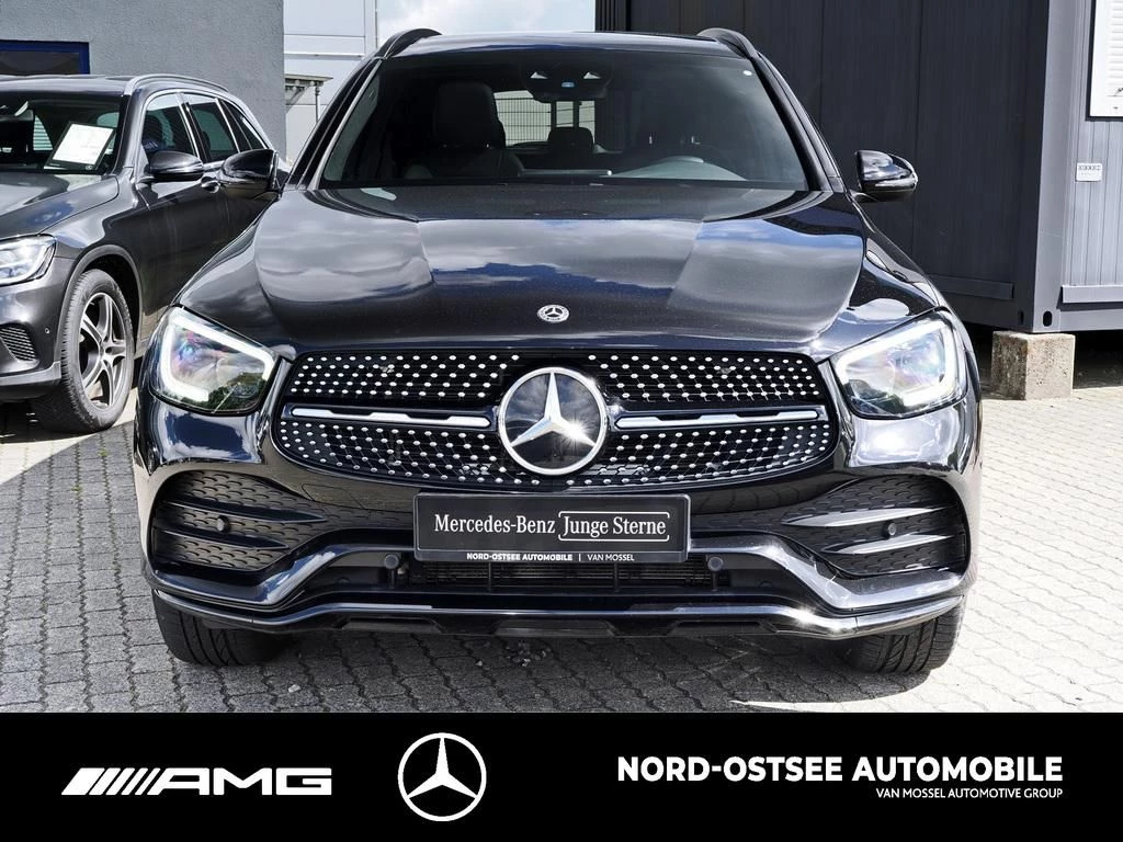 Mercedes-Benz GLC 300 de 4M AMG KAMERA PANO AHK NIGHT SOUND AMG LineX254 GLC 300 de 4M AMG KAMERA PANO AHK NIGHT SOUND AMG Line