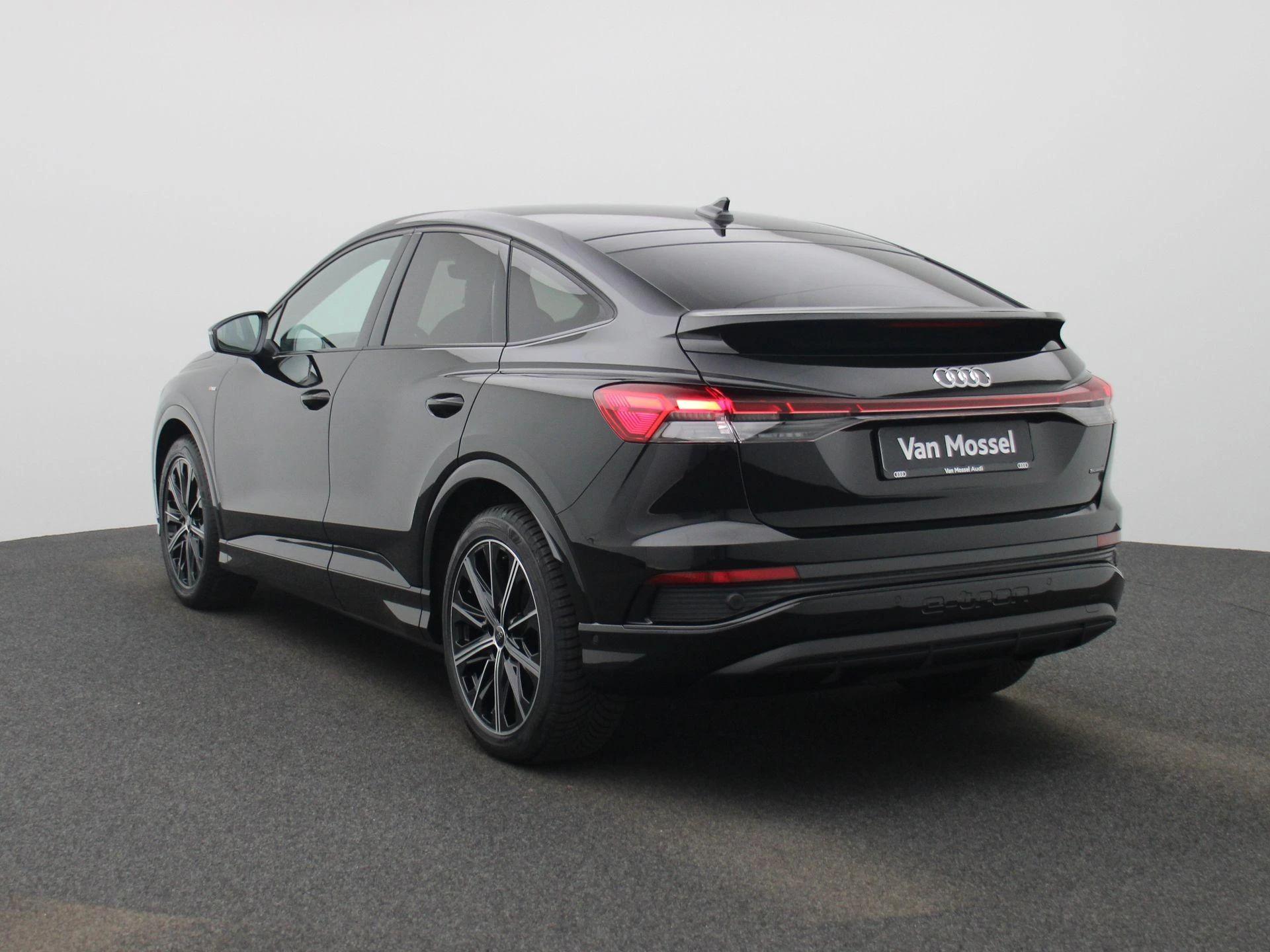 Audi-Q4 Sportback e-tron-image-1
