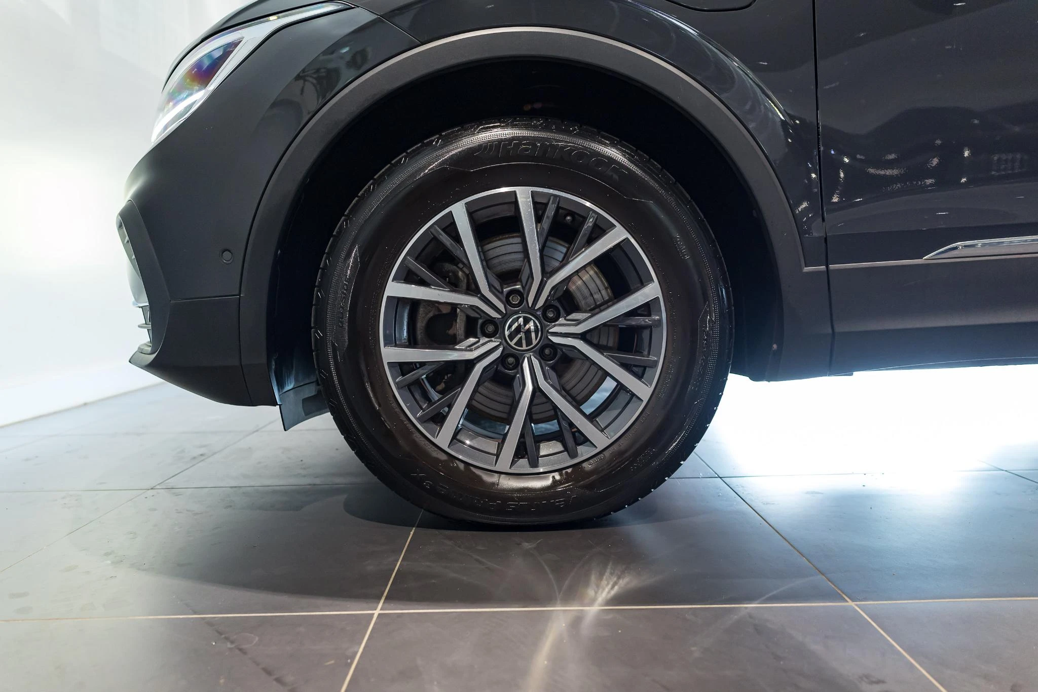 Volkswagen-Tiguan-image-8