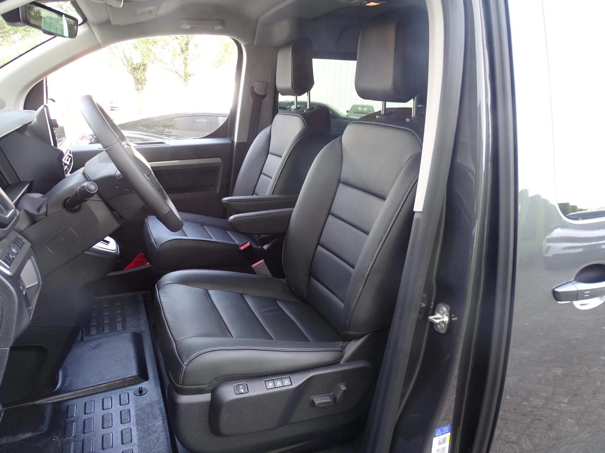 Peugeot Expert Long DC L3 2.2 BlueHDi 180 EAT8