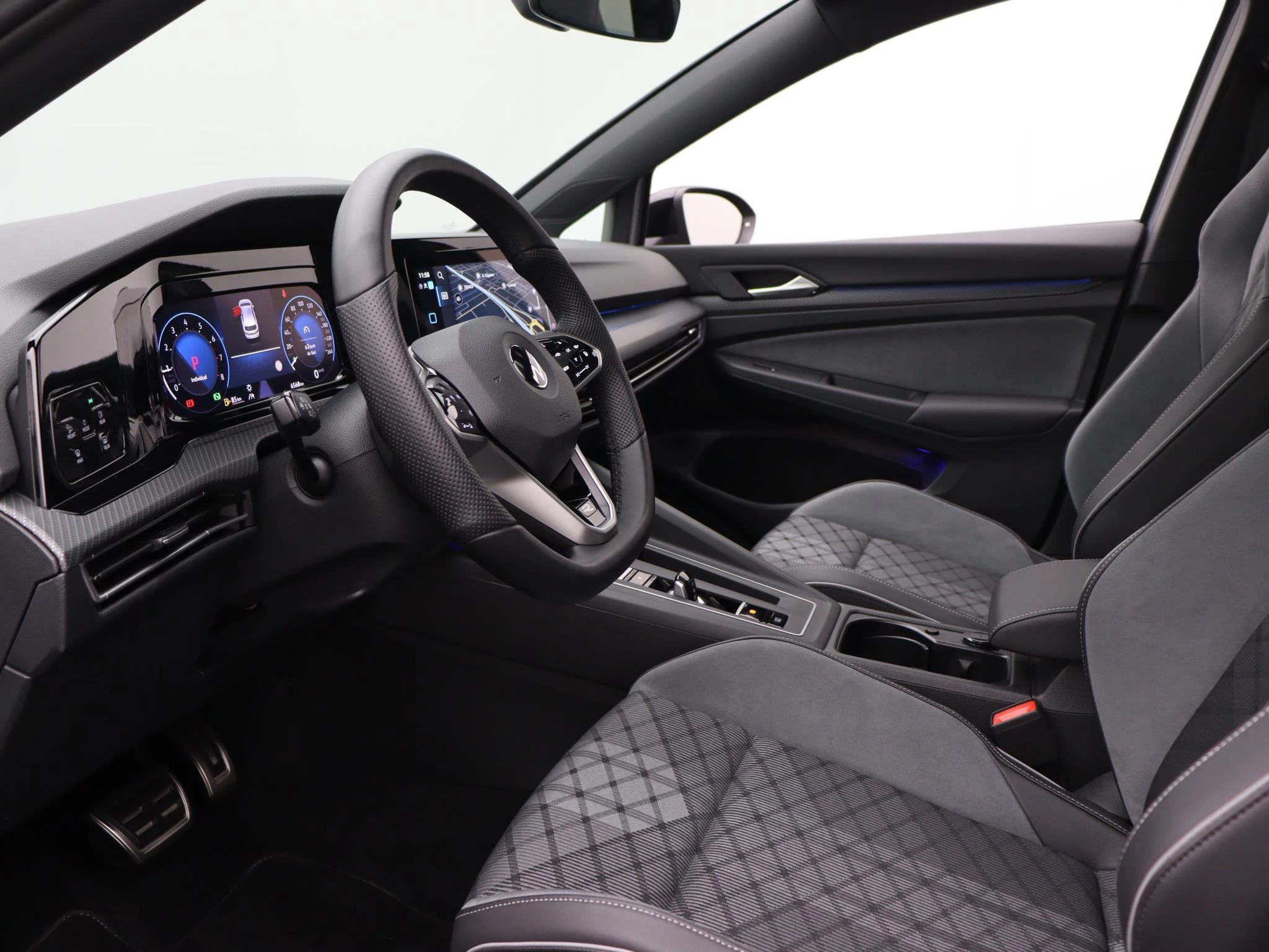 Volkswagen-Golf-image-27