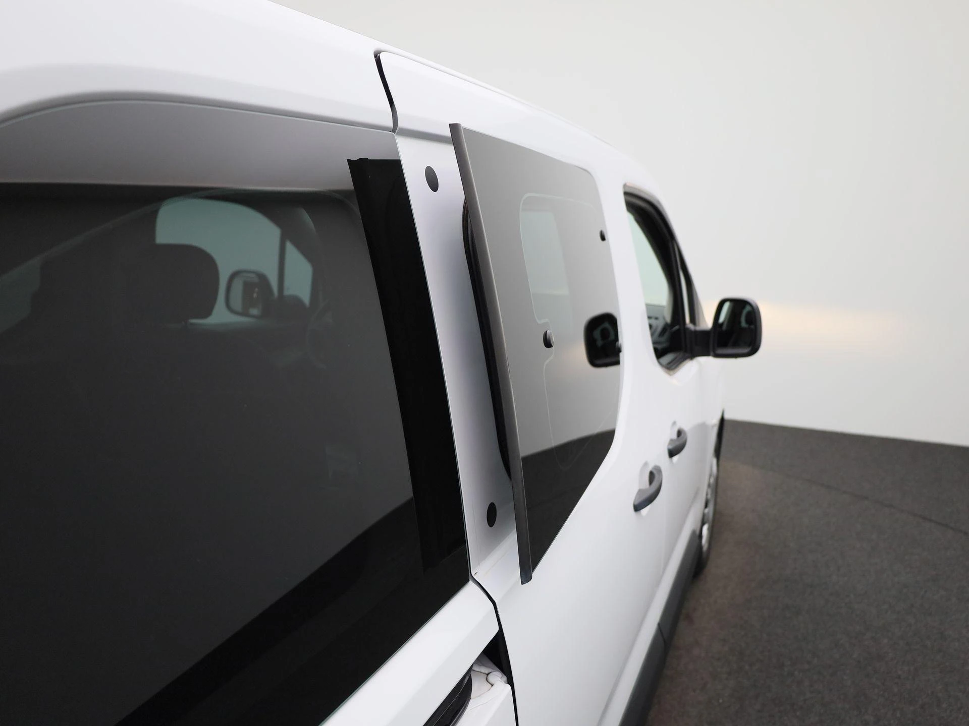 Opel-Combo Life-image-30