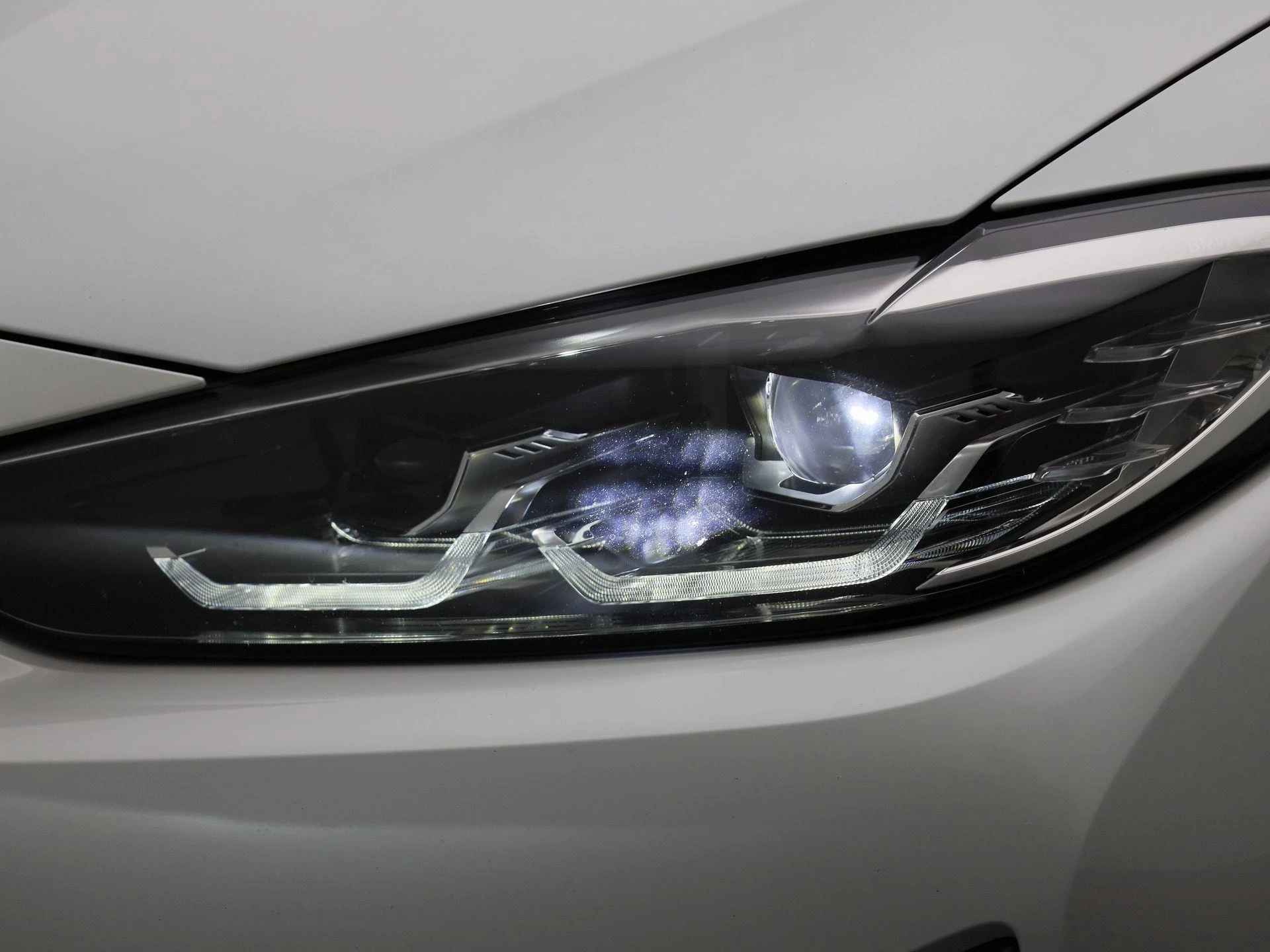 BMW-i4-image-14