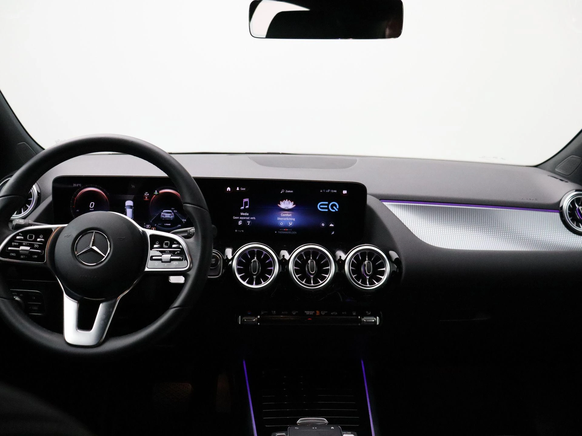 Mercedes-Benz-EQA-image-22