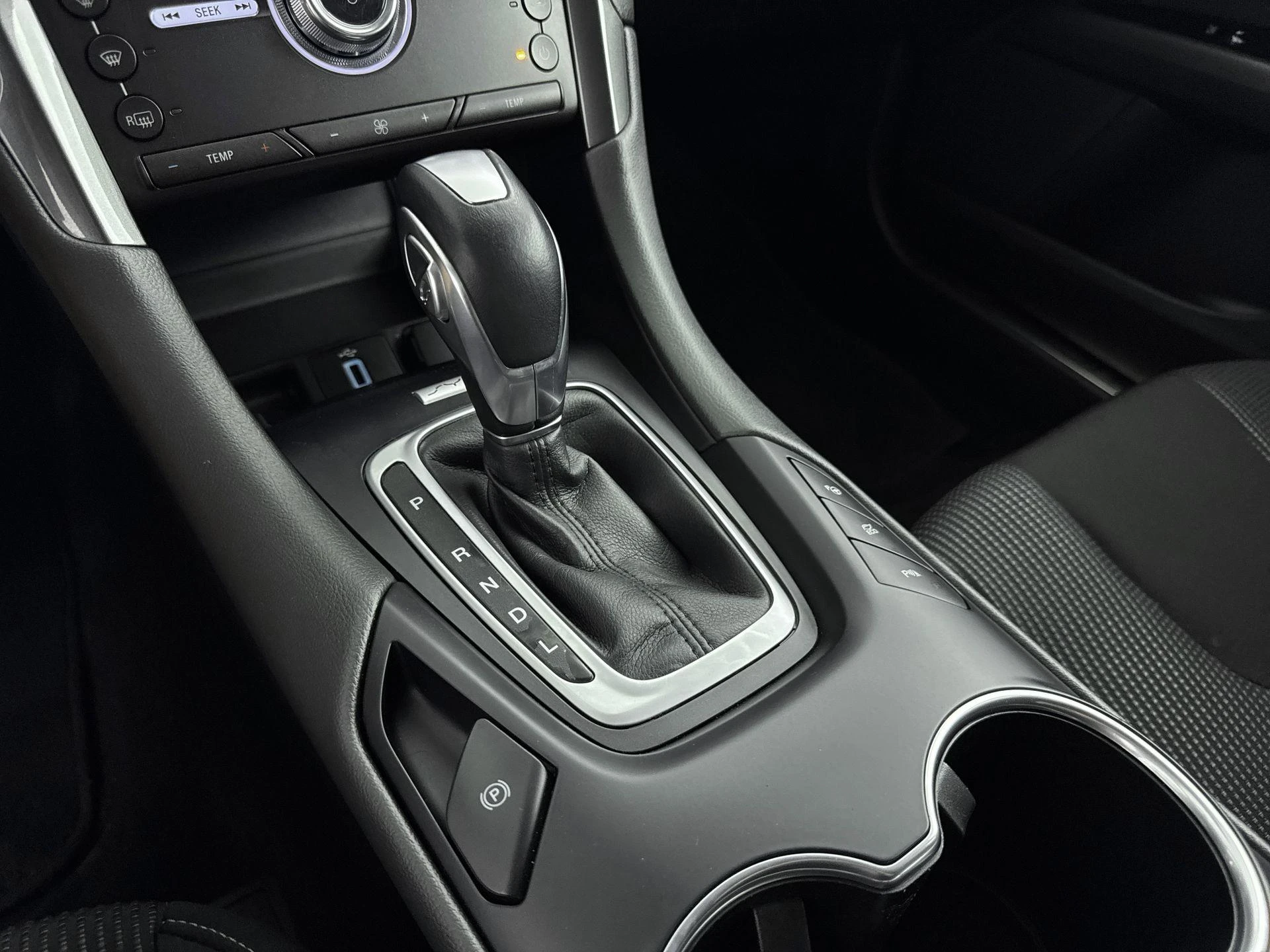 Ford-Mondeo-image-13
