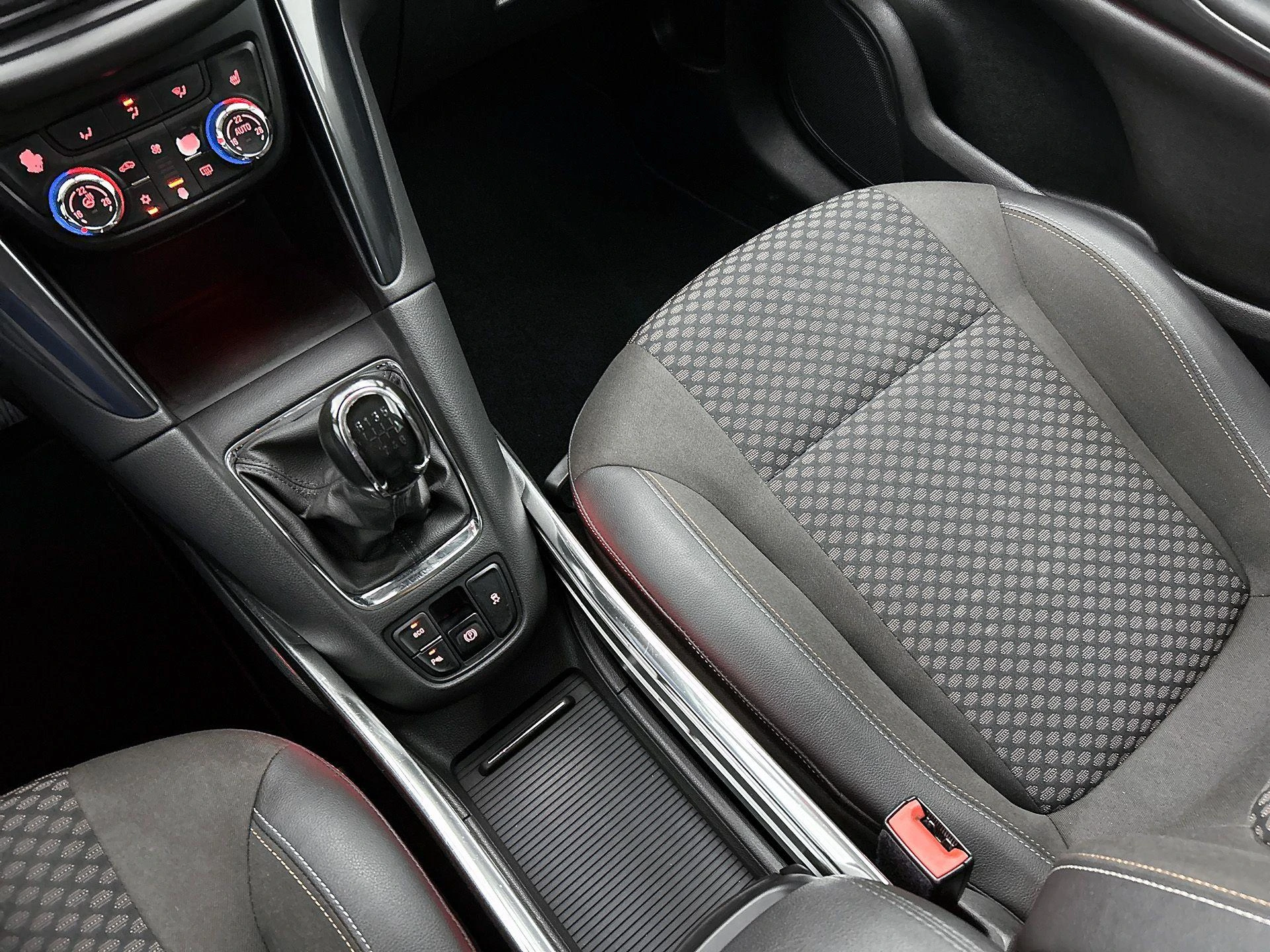 Opel-Zafira Tourer-image-10