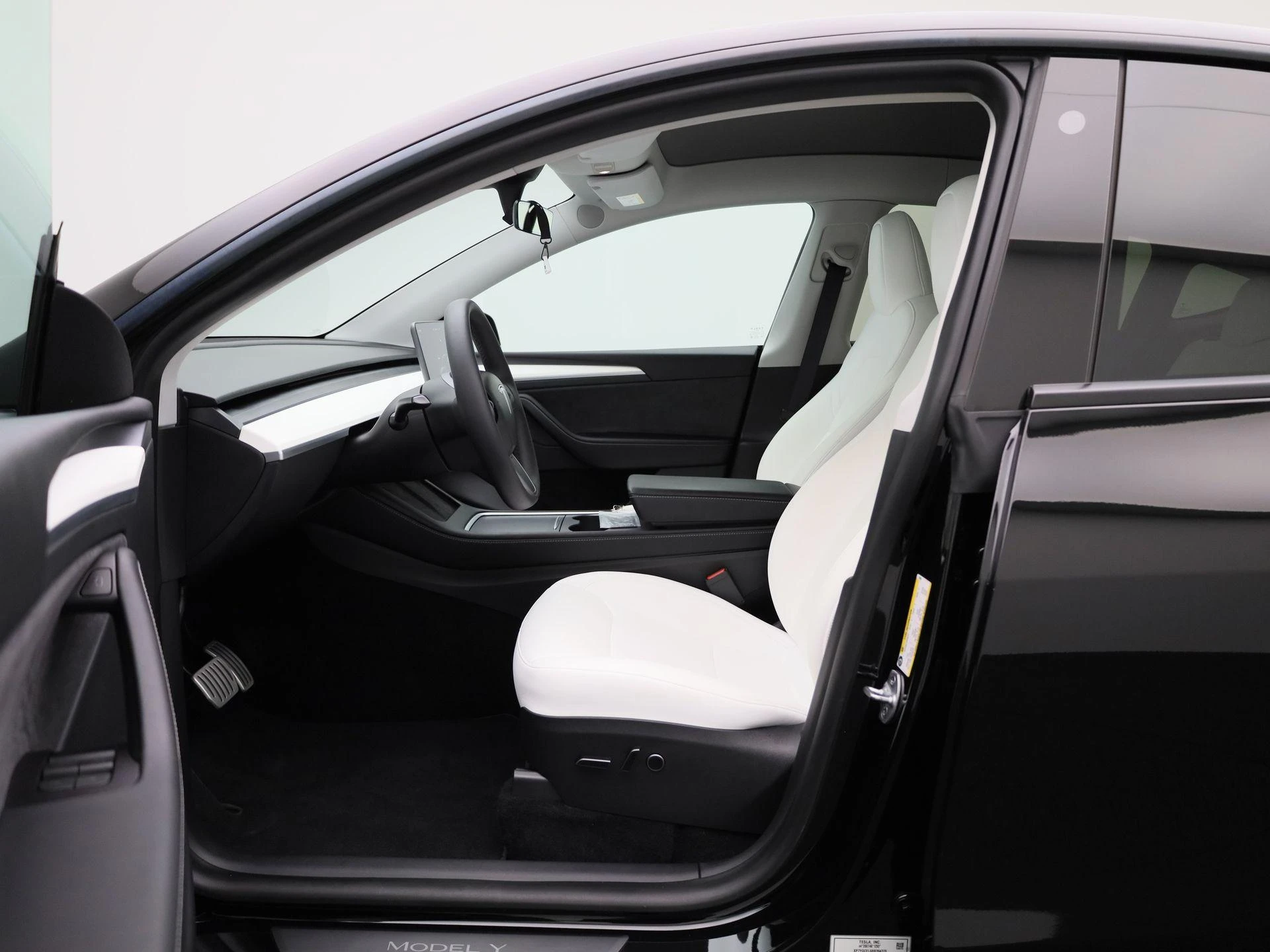 Tesla-Model Y-image-8