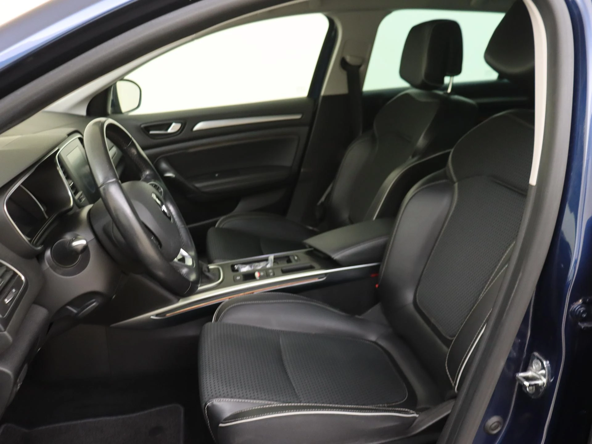 Renault-Mégane Estate-image-13