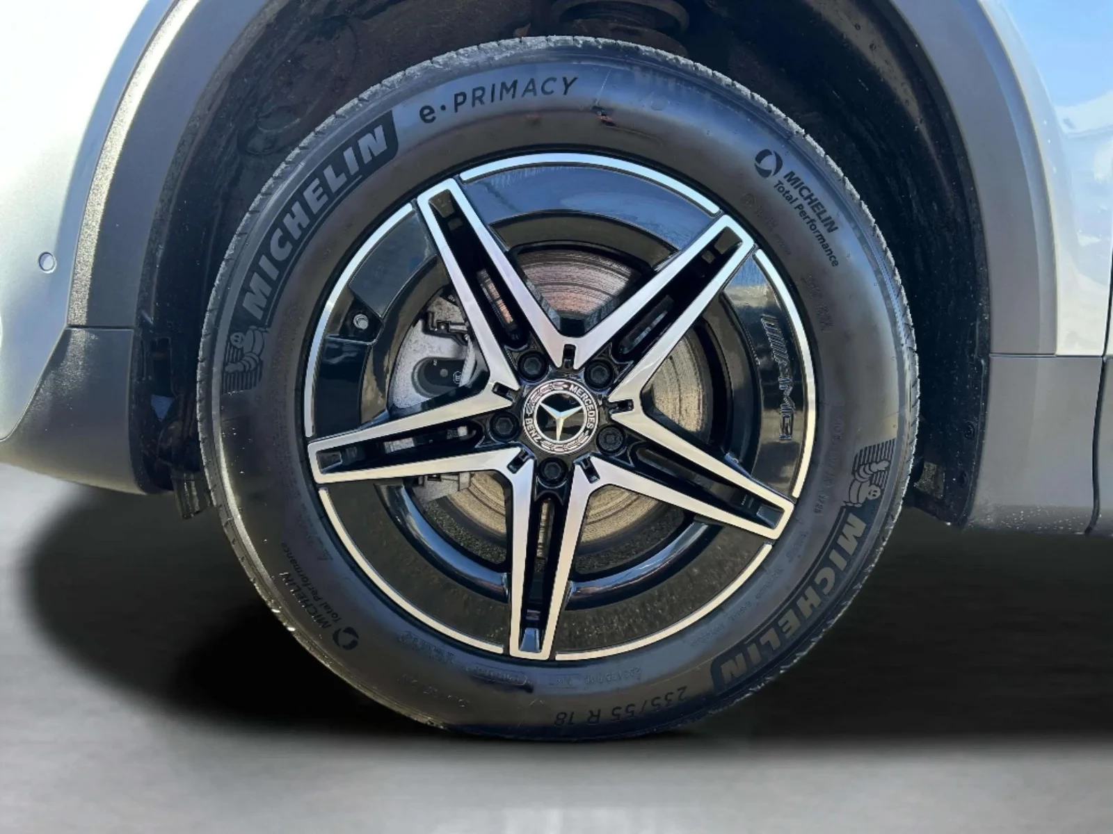 Mercedes-Benz-EQB-image-8