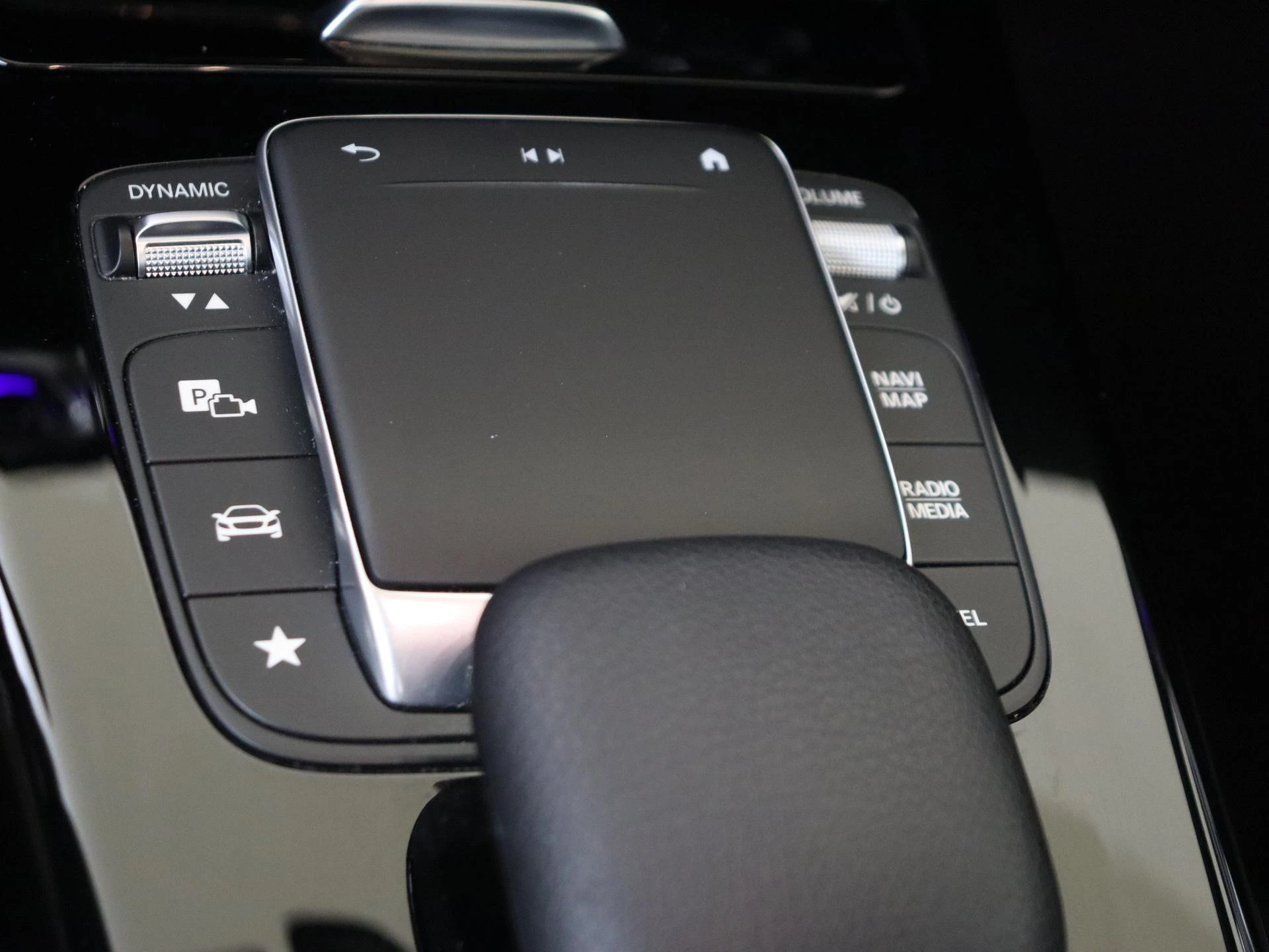 Mercedes-Benz CLA 200 Business Solution AMG