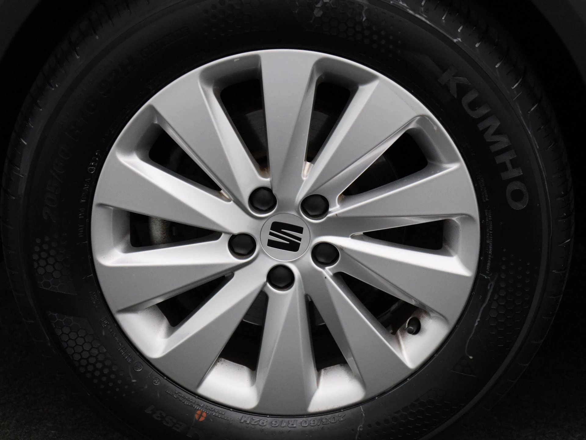 SEAT-Arona-image-11