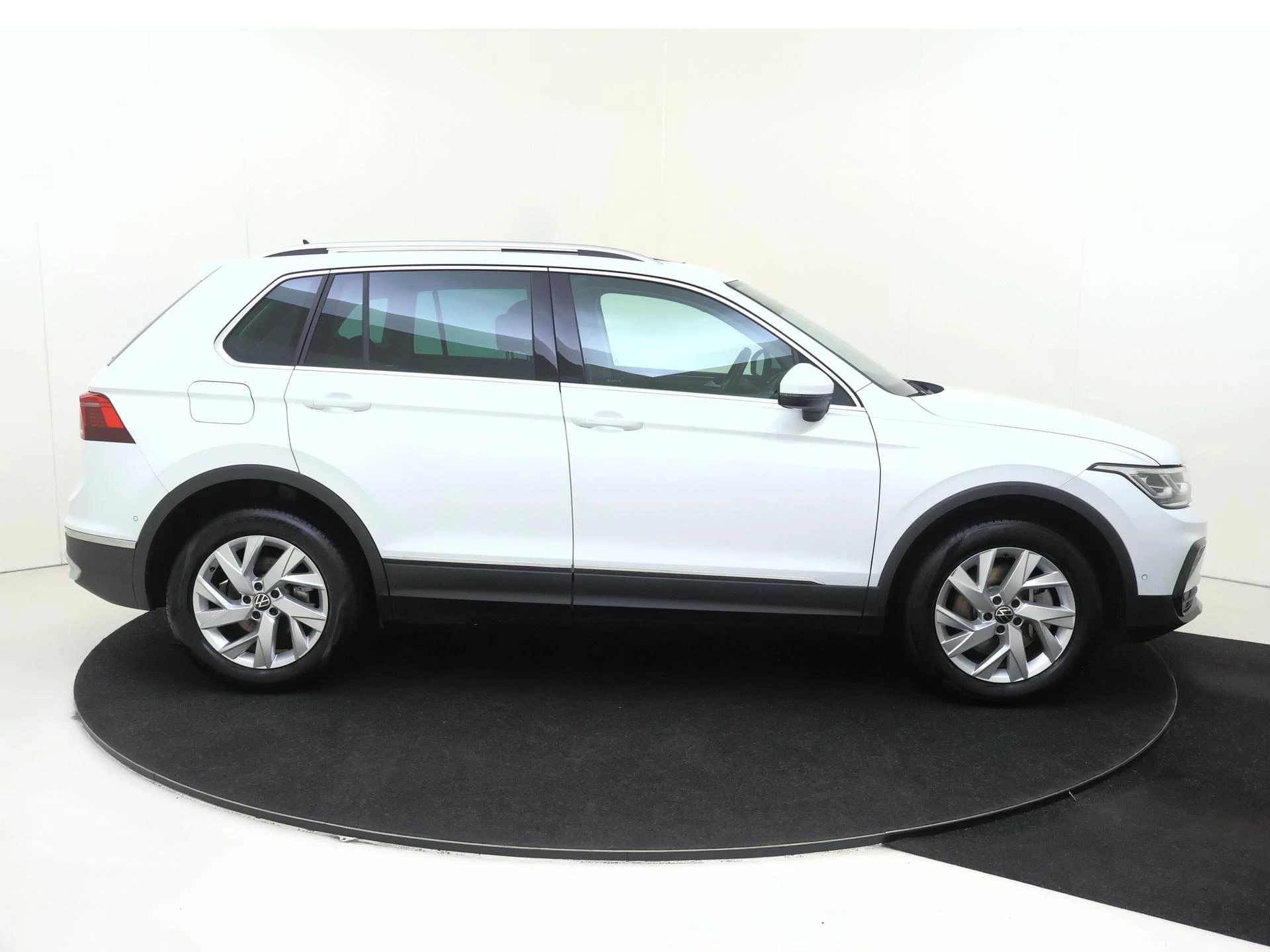 Volkswagen Tiguan 1.4 TSI eHybrid Elegance