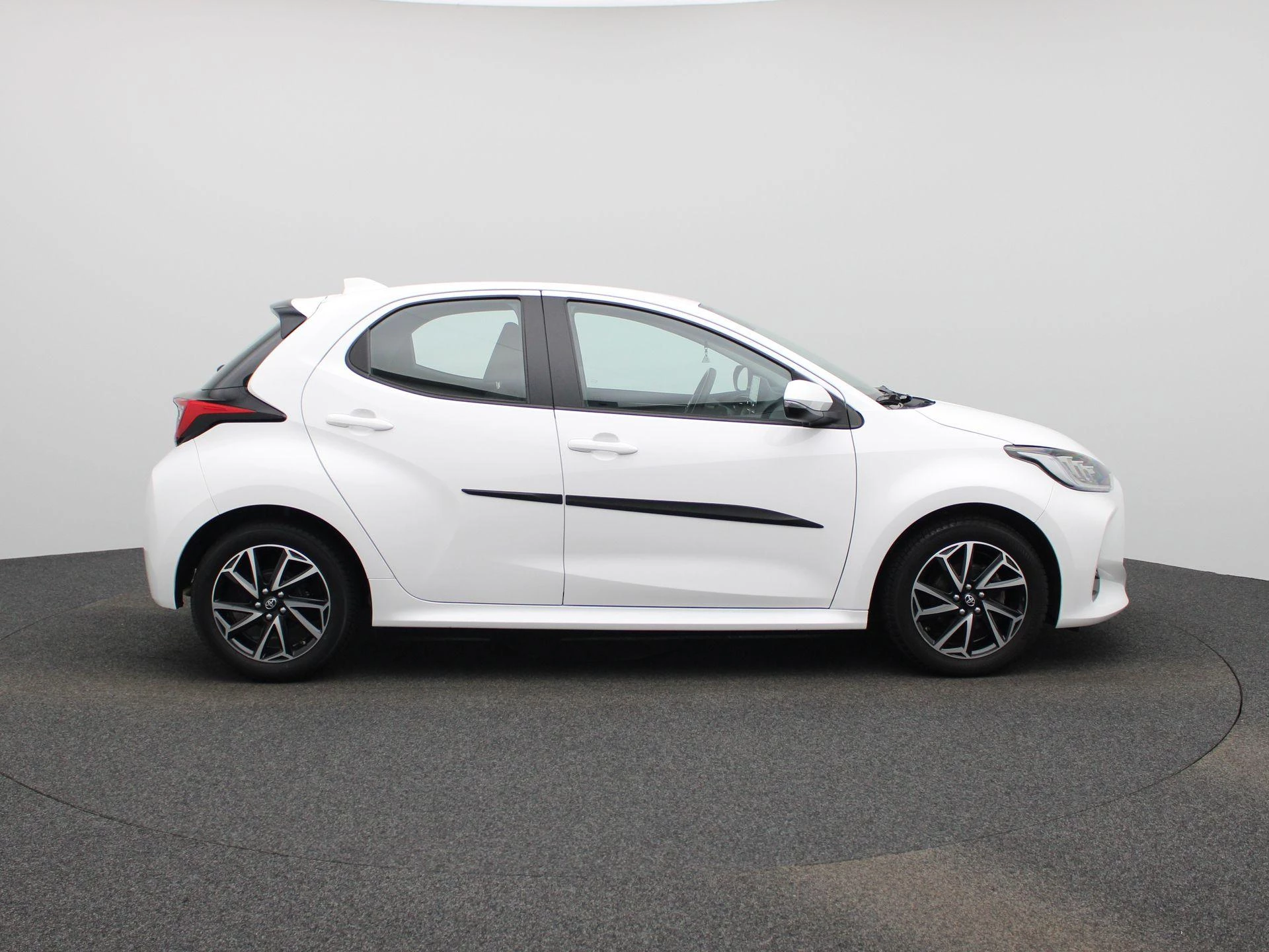 Toyota-Yaris-image-5