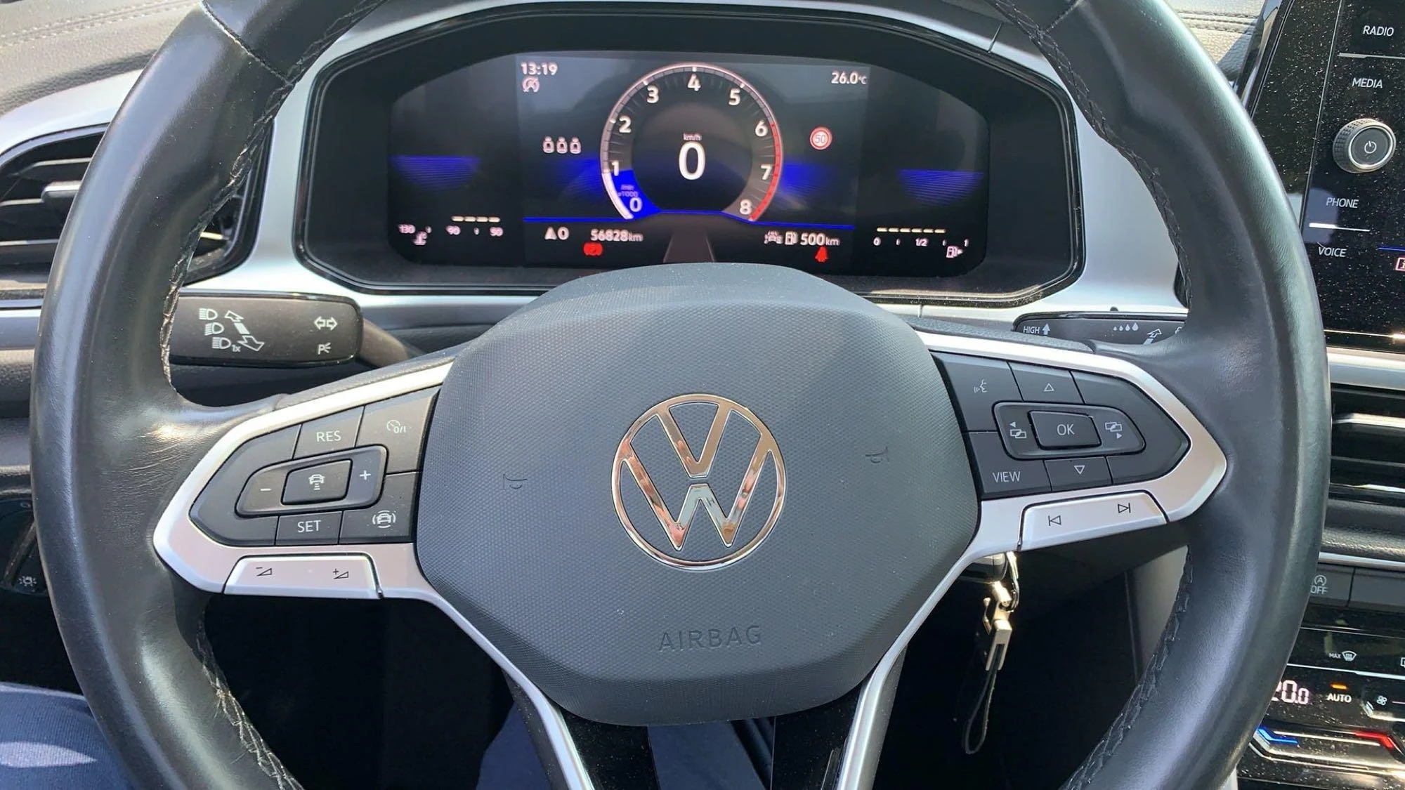 Volkswagen-T-Roc-image-13