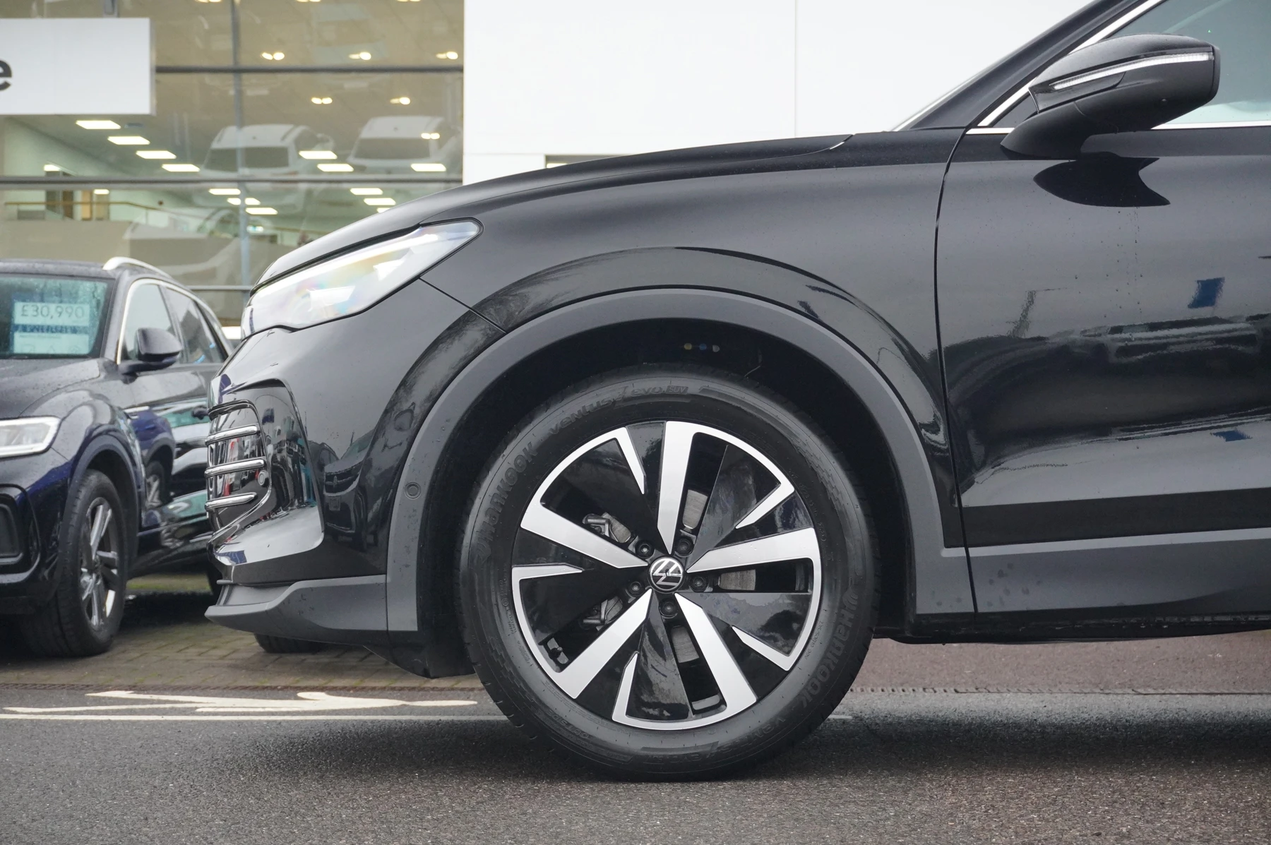 Volkswagen-Tiguan-image-4