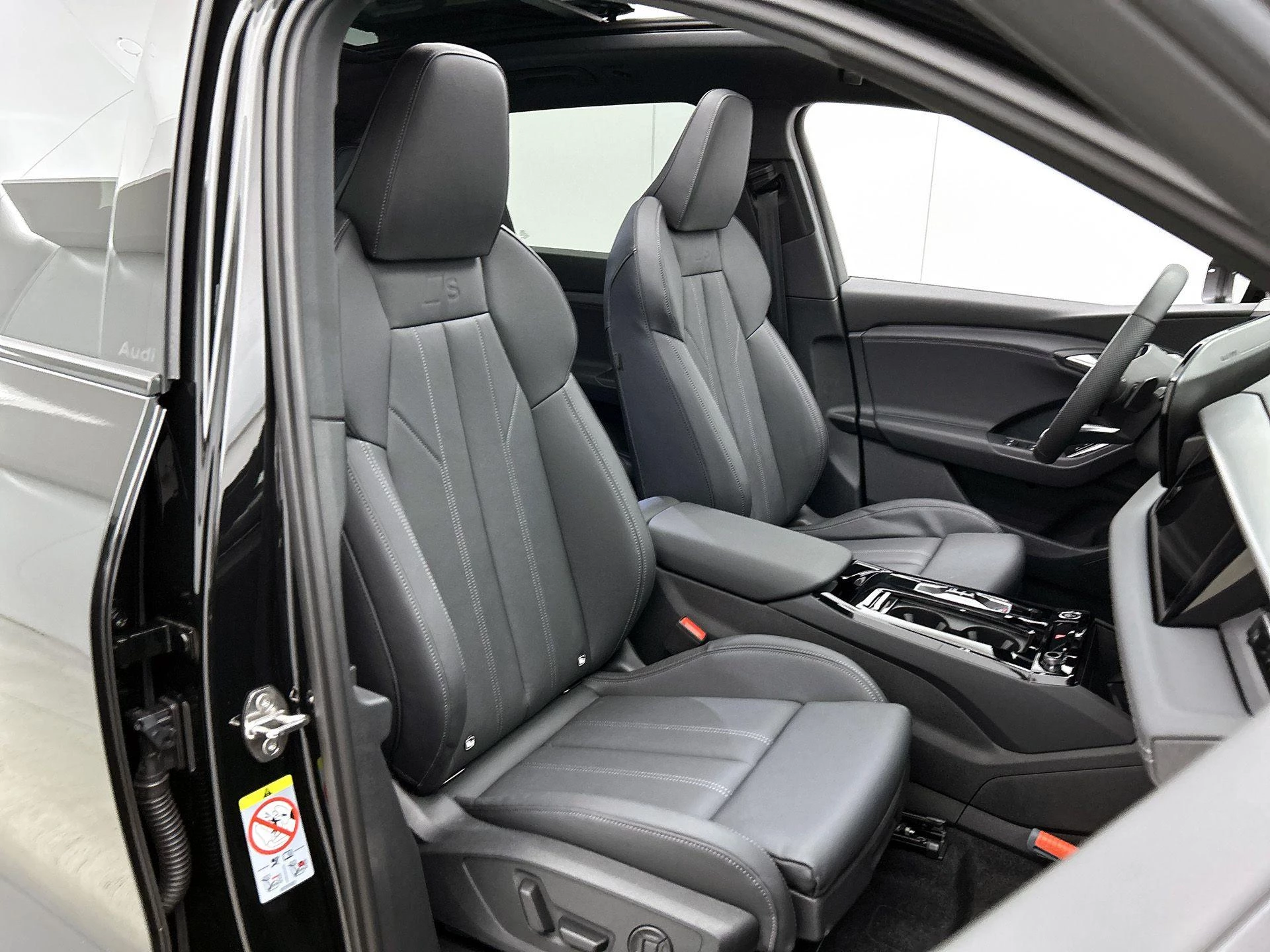 Audi-Q6 e-tron-image-41
