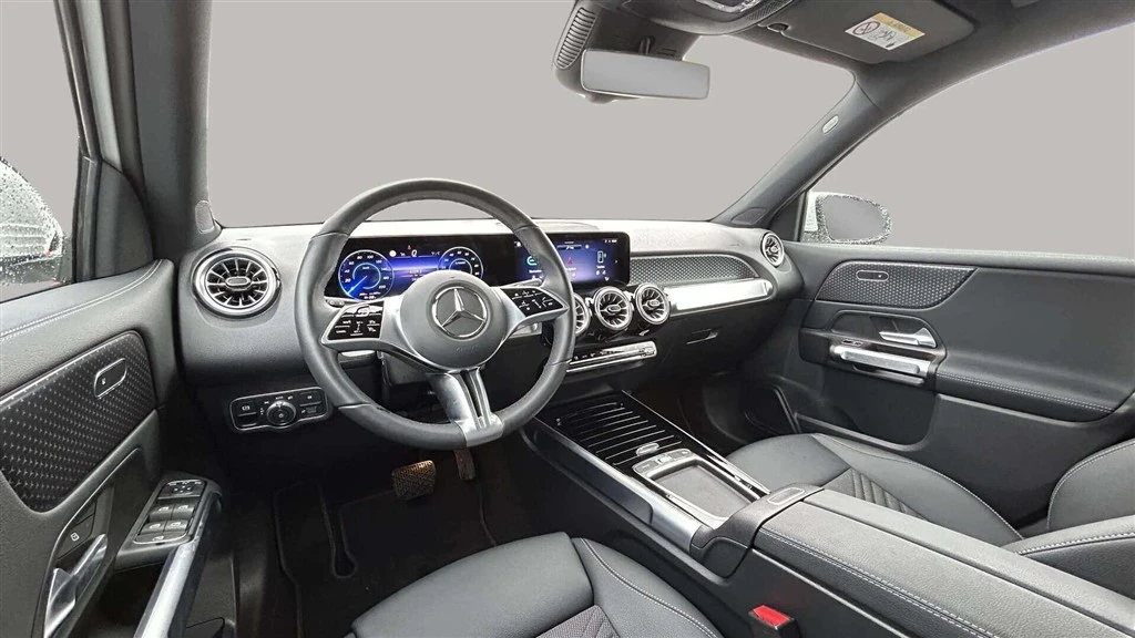 Mercedes-Benz-EQB-image-12