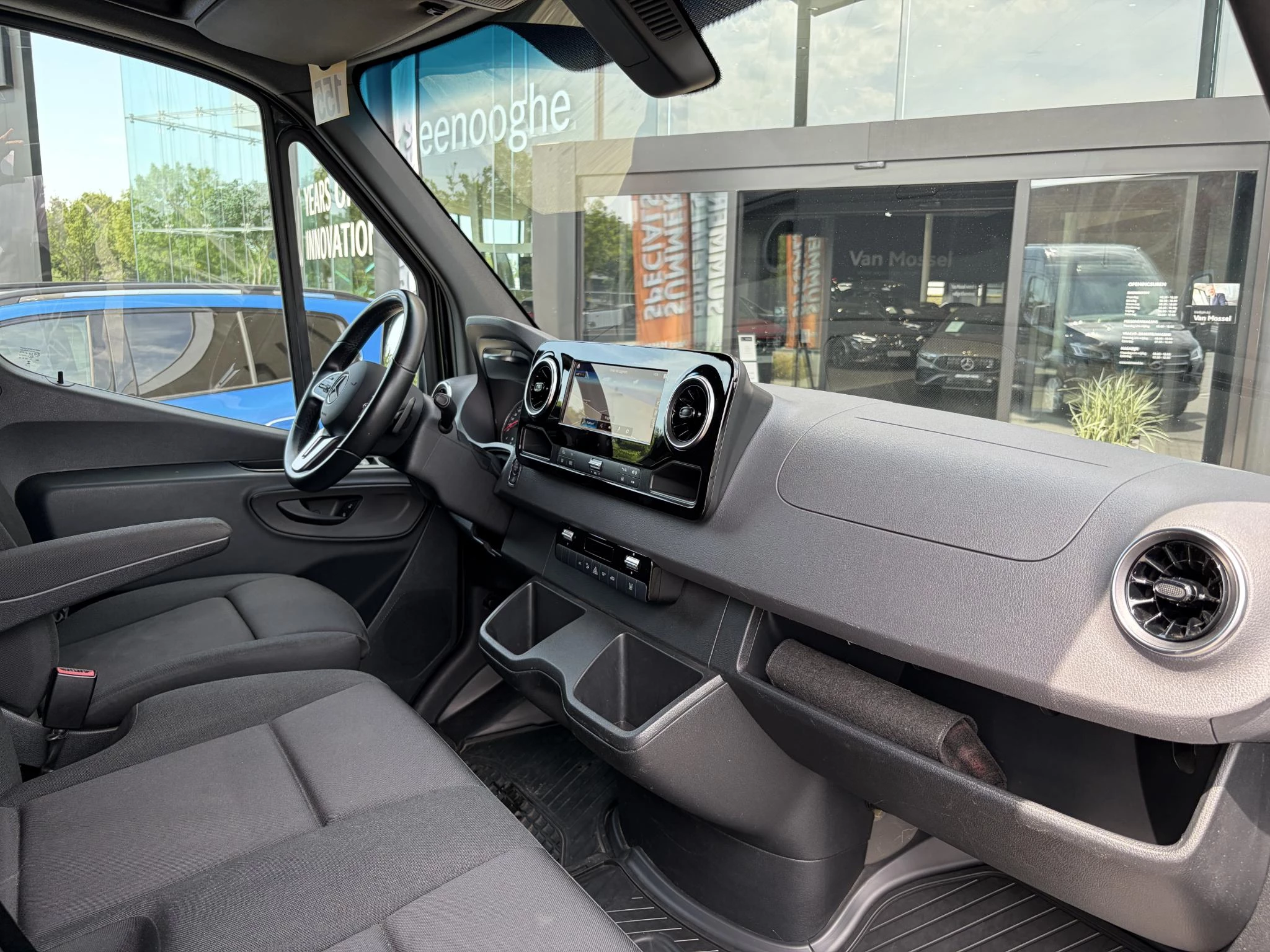 Mercedes-Benz Sprinter 319 CDI GB L2 RWD 3.5T