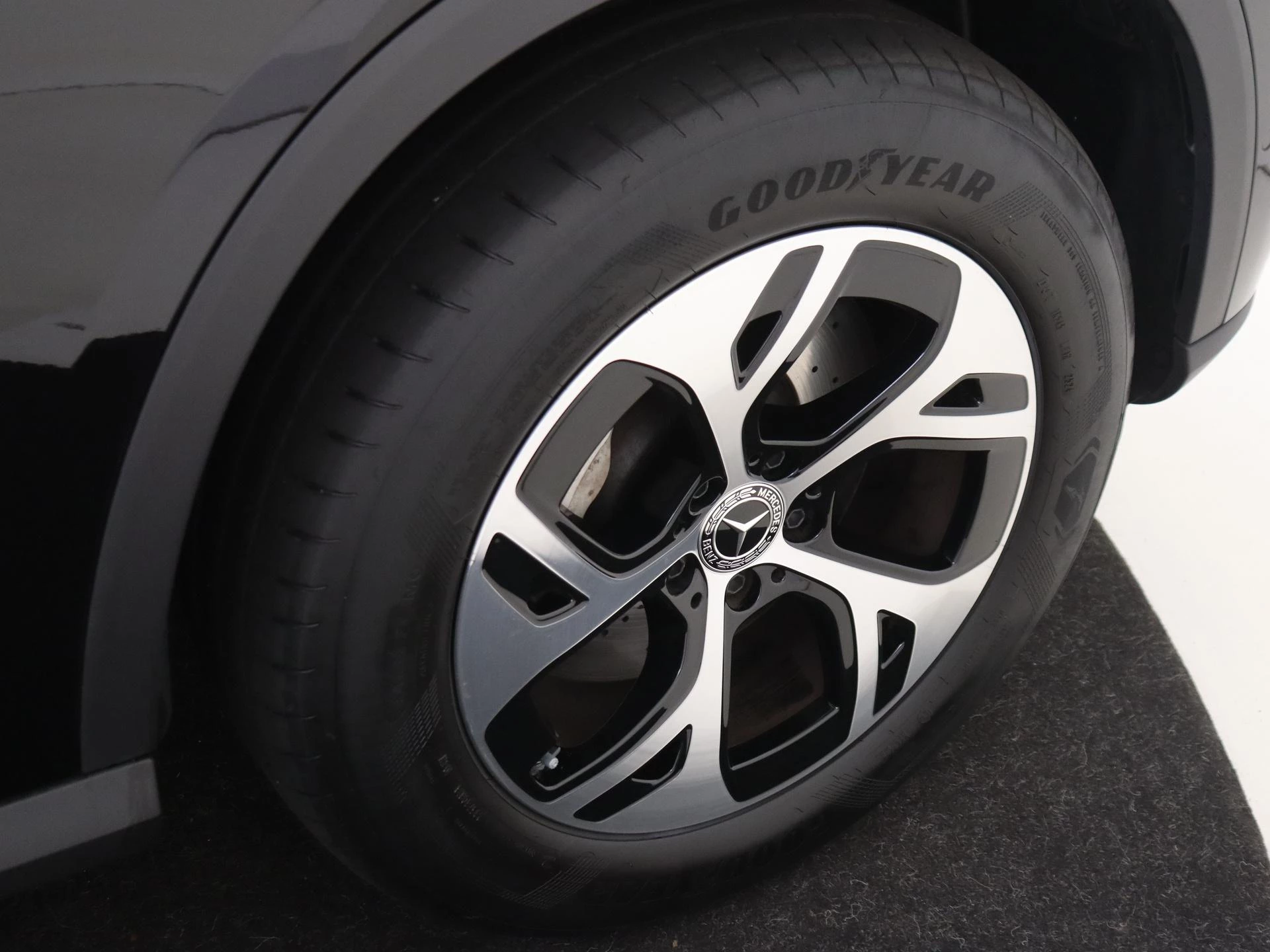 Mercedes-Benz-GLC-image-9