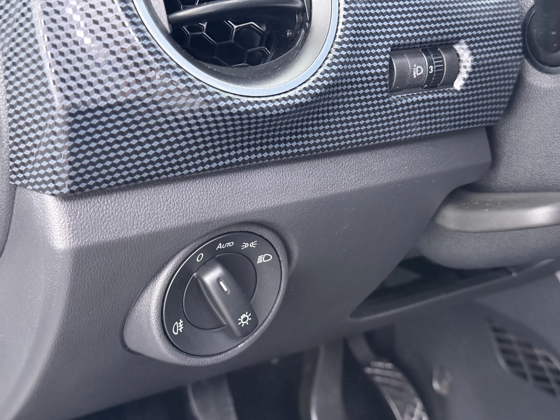 Volkswagen-up!-image-13